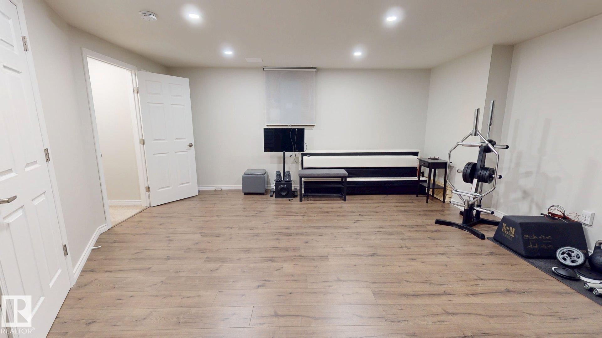 2078 Tanner Wynd, Edmonton, AB - Indoor