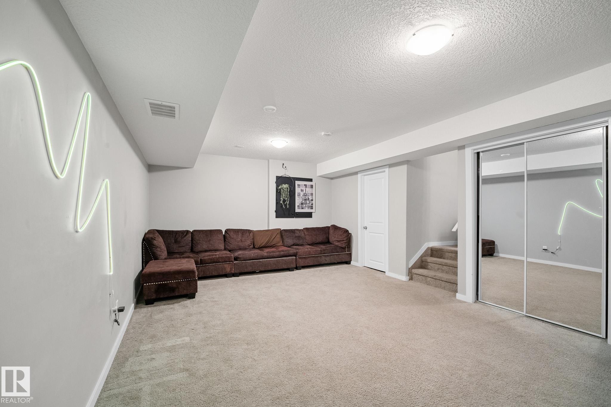 911 Morris Way, Leduc, AB - Indoor