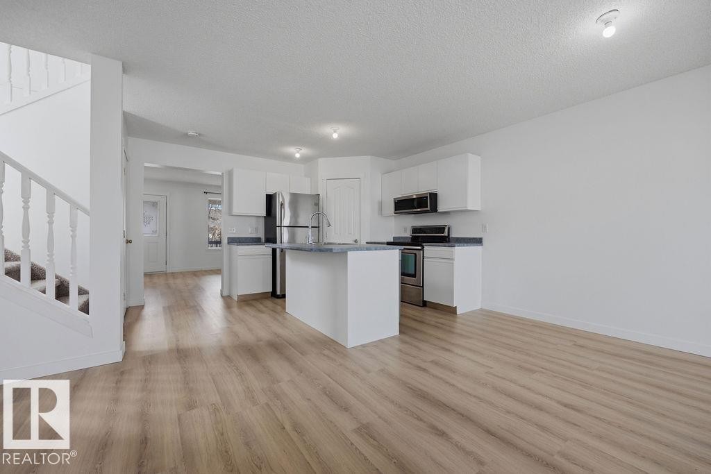 2076 Tanner Wynd, Edmonton, AB