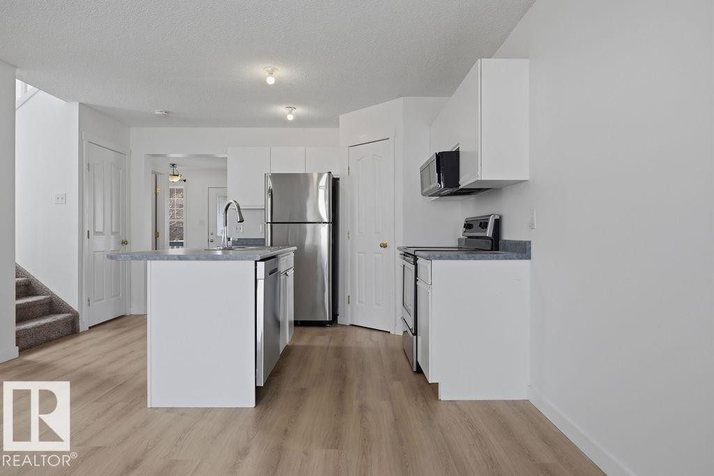 2076 Tanner Wynd, Edmonton, AB