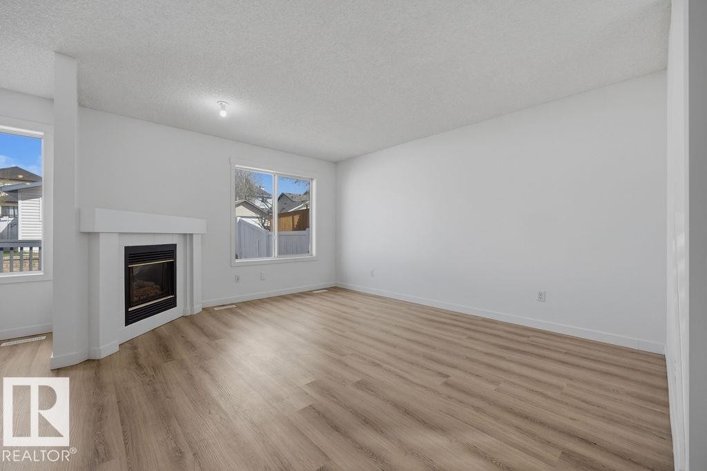 2076 Tanner Wynd, Edmonton, AB