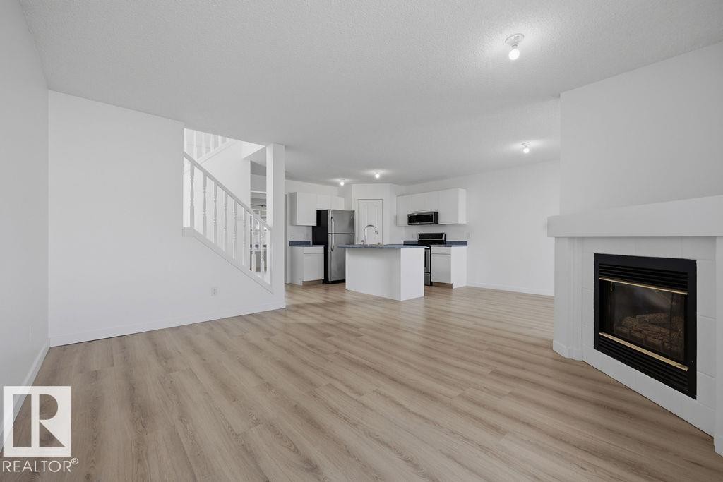 2076 Tanner Wynd, Edmonton, AB
