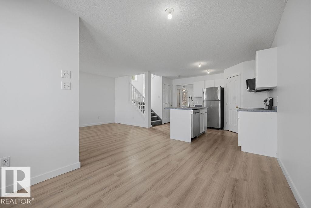 2076 Tanner Wynd, Edmonton, AB