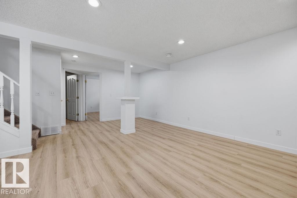 2076 Tanner Wynd, Edmonton, AB