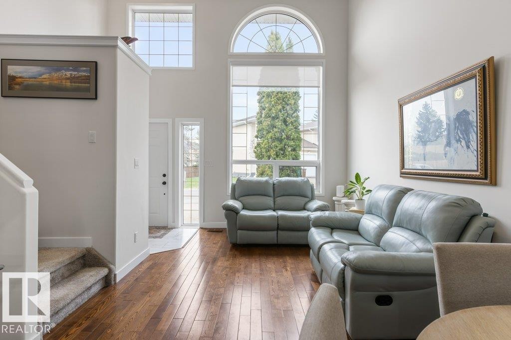 16 4 Fraser Drive, St. Albert, AB - Indoor Photo Showing Living Room