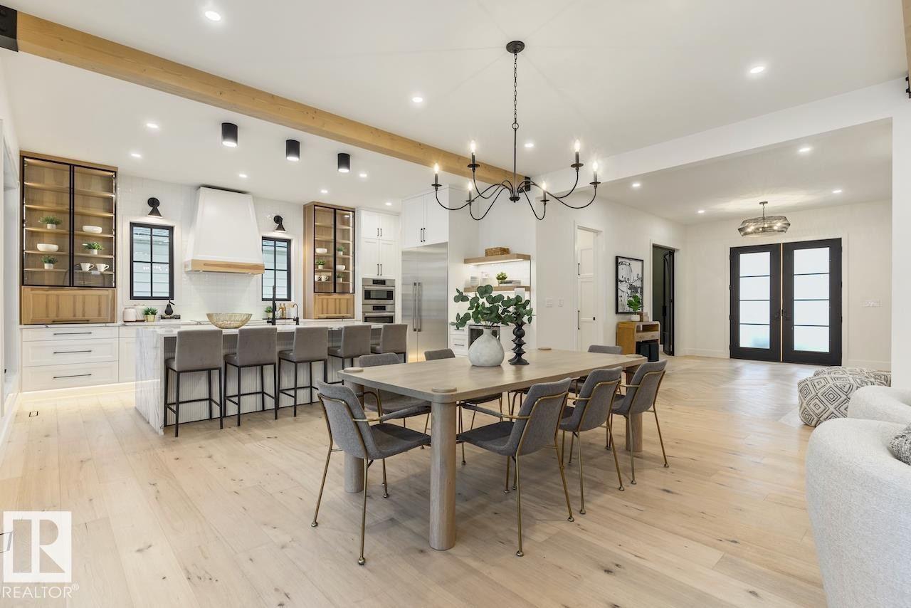 10519 138 Street Nw, Edmonton, AB - Indoor Photo Showing Dining Room