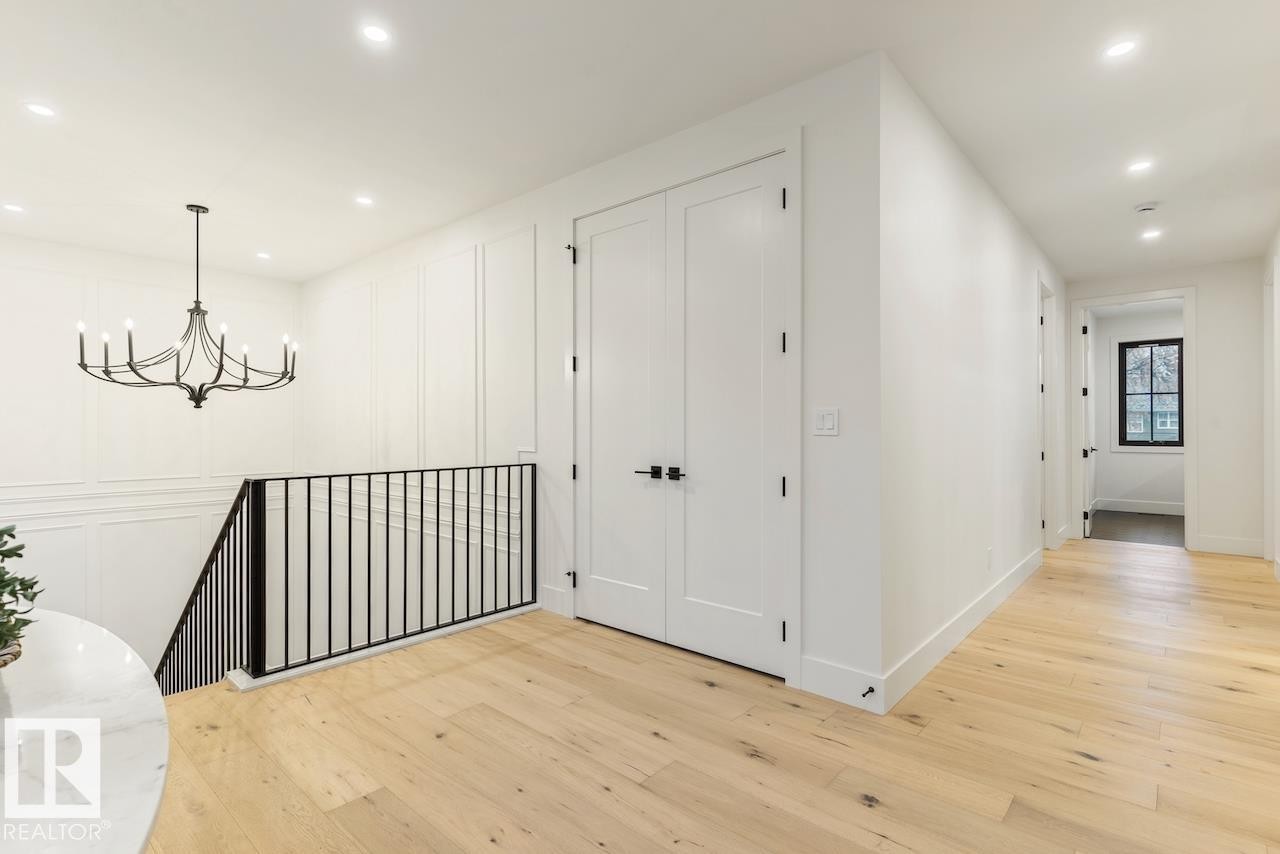 10519 138 Street Nw, Edmonton, AB - Indoor Photo Showing Other Room