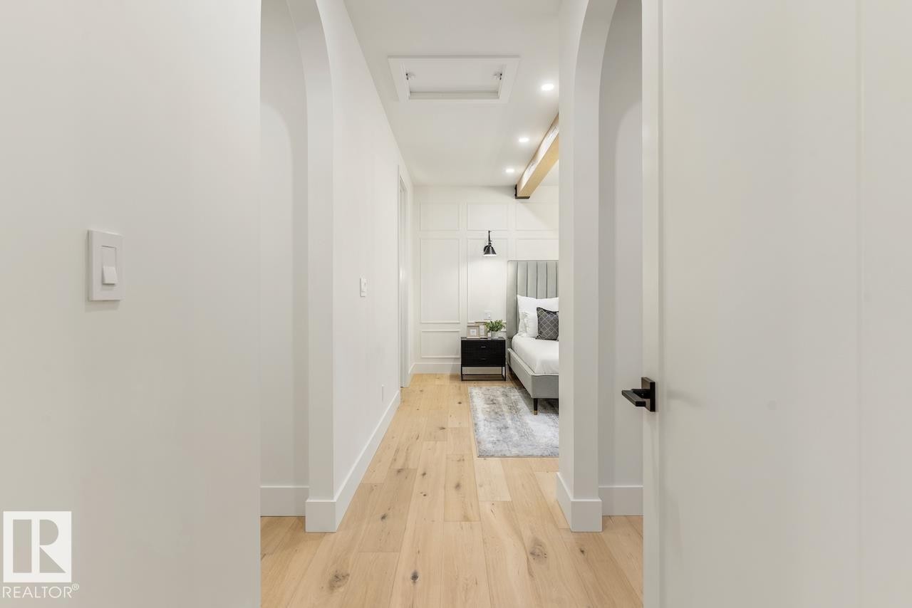 10519 138 Street Nw, Edmonton, AB - Indoor Photo Showing Other Room