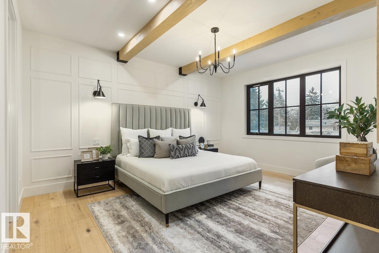10519 138 Street Nw, Edmonton, AB - Indoor Photo Showing Bedroom