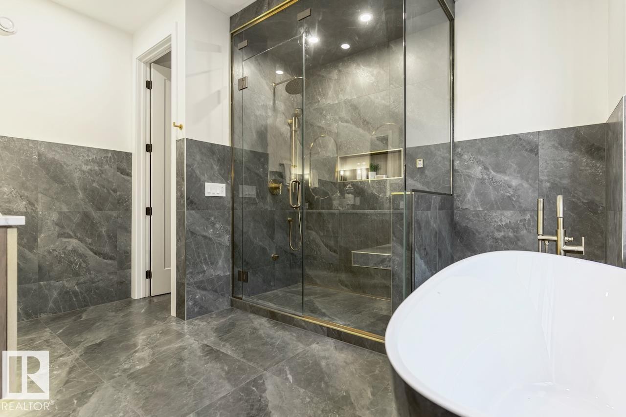 10519 138 Street Nw, Edmonton, AB - Indoor Photo Showing Bathroom