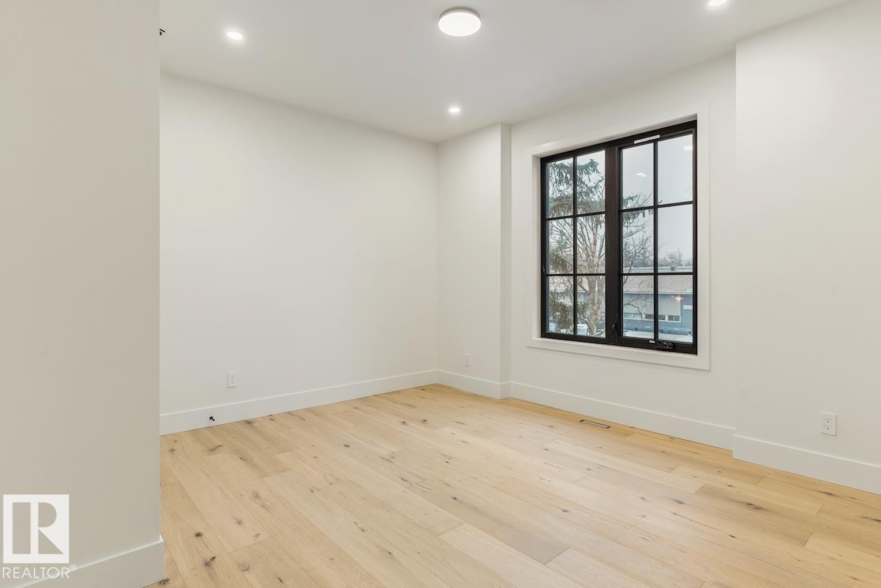 10519 138 Street Nw, Edmonton, AB - Indoor Photo Showing Other Room