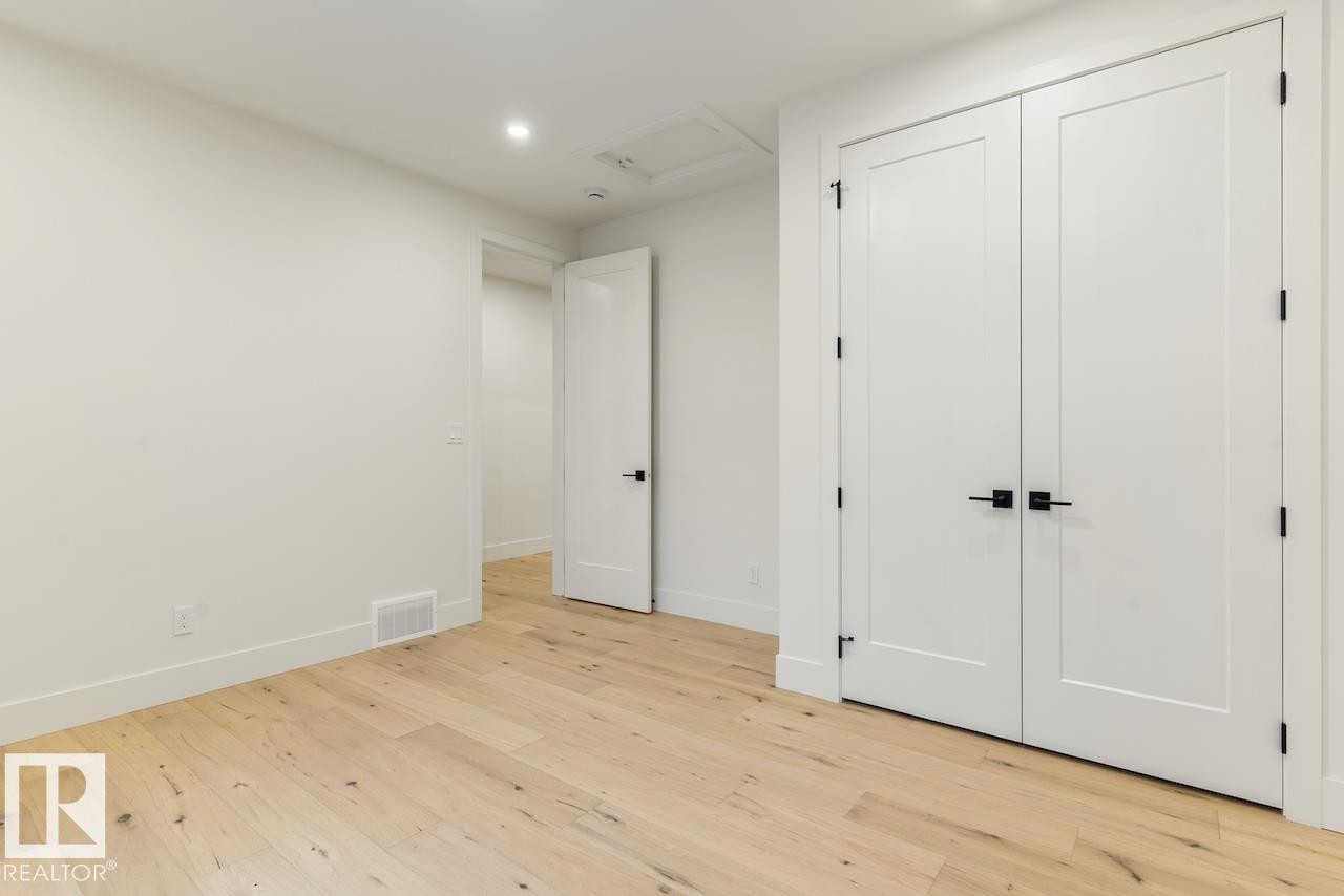 10519 138 Street Nw, Edmonton, AB - Indoor Photo Showing Other Room
