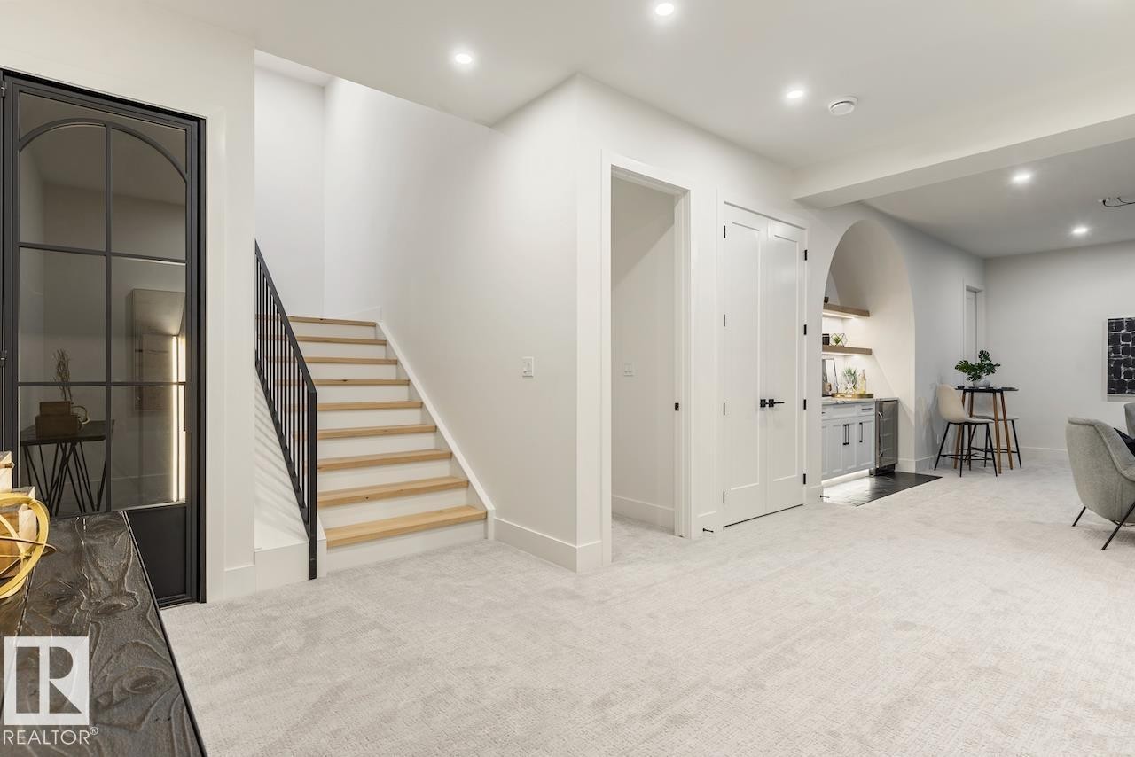 10519 138 Street Nw, Edmonton, AB - Indoor Photo Showing Other Room
