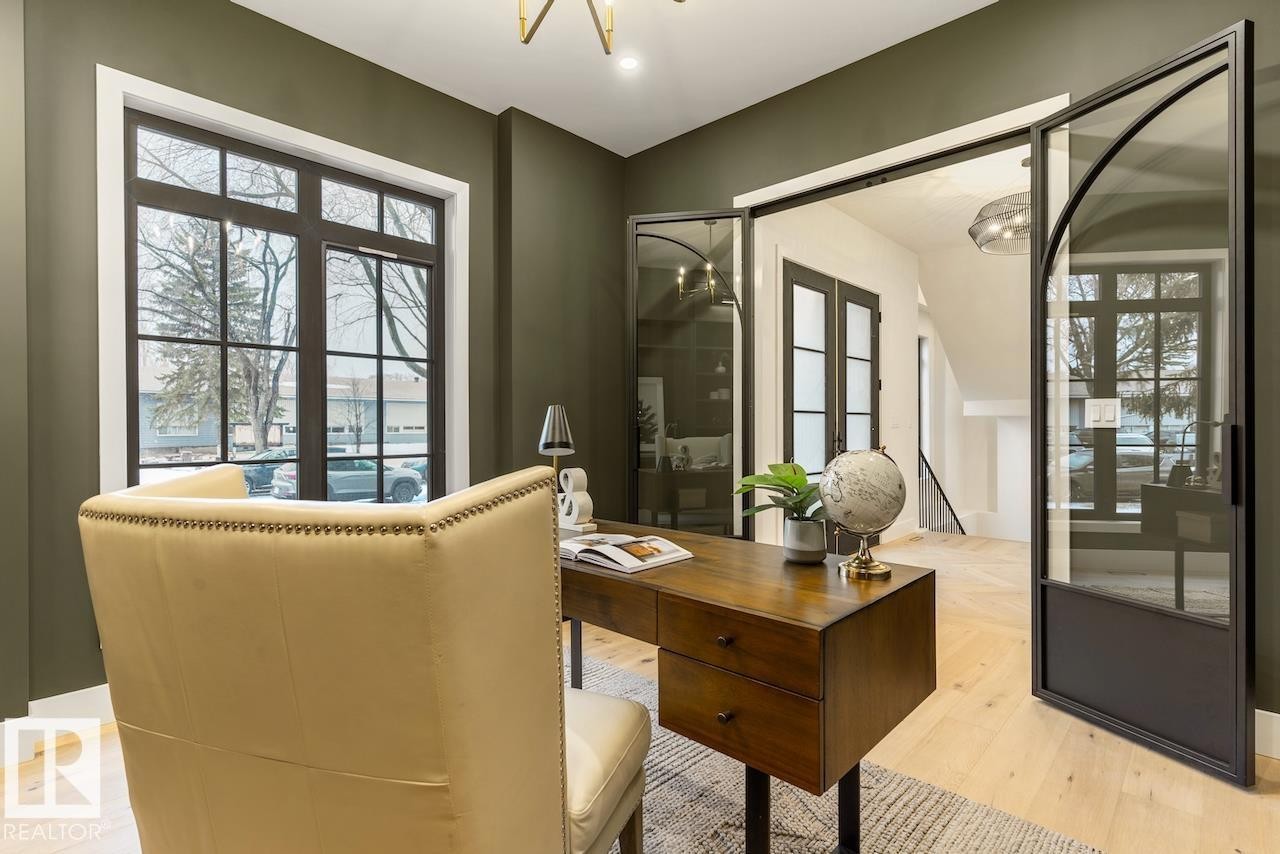 10519 138 Street Nw, Edmonton, AB - Indoor Photo Showing Other Room