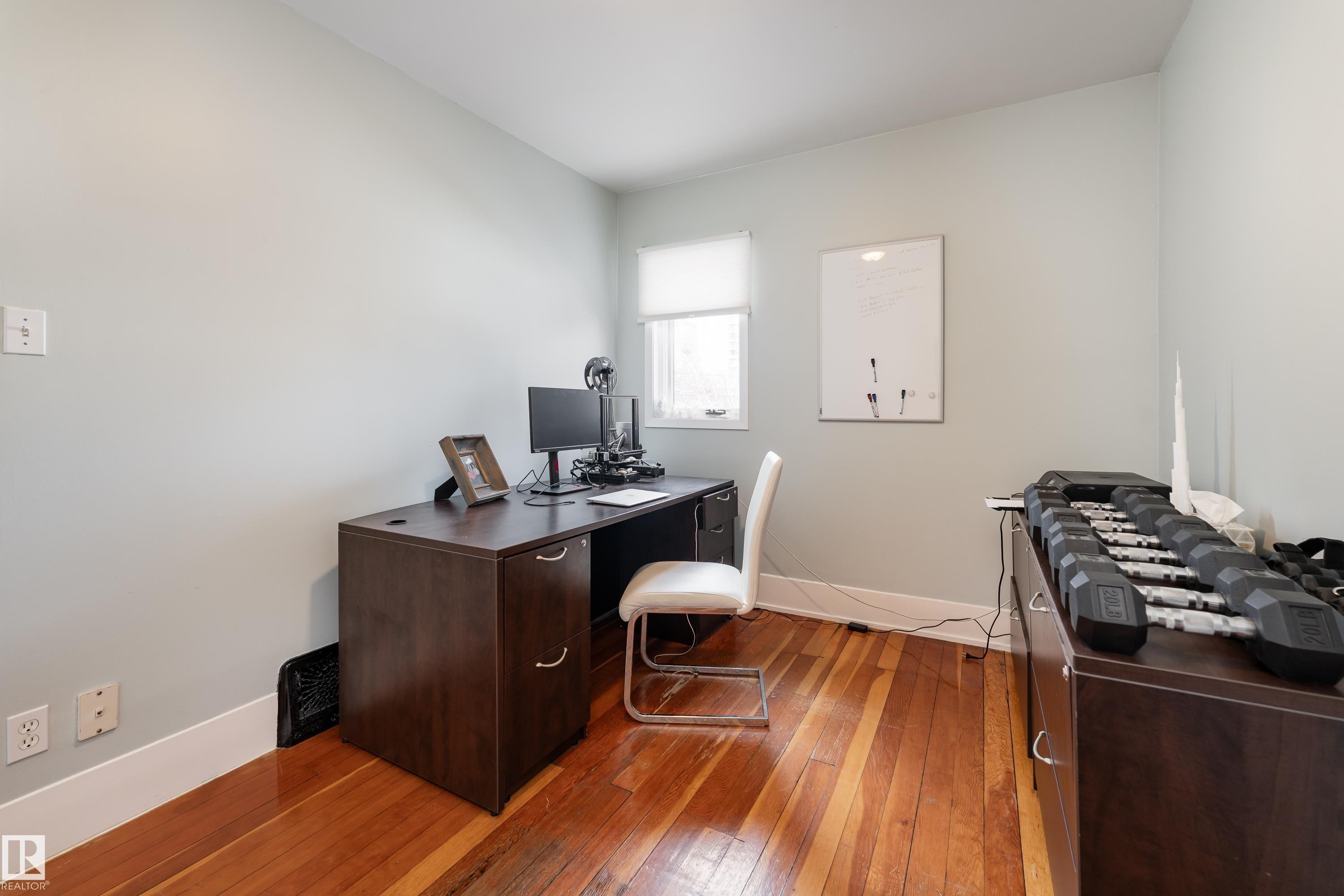 2nd floor bedroom #3 of 3 on this floor - 10956 81 Avenue, Edmonton, AB - Indoor Photo Showing Office