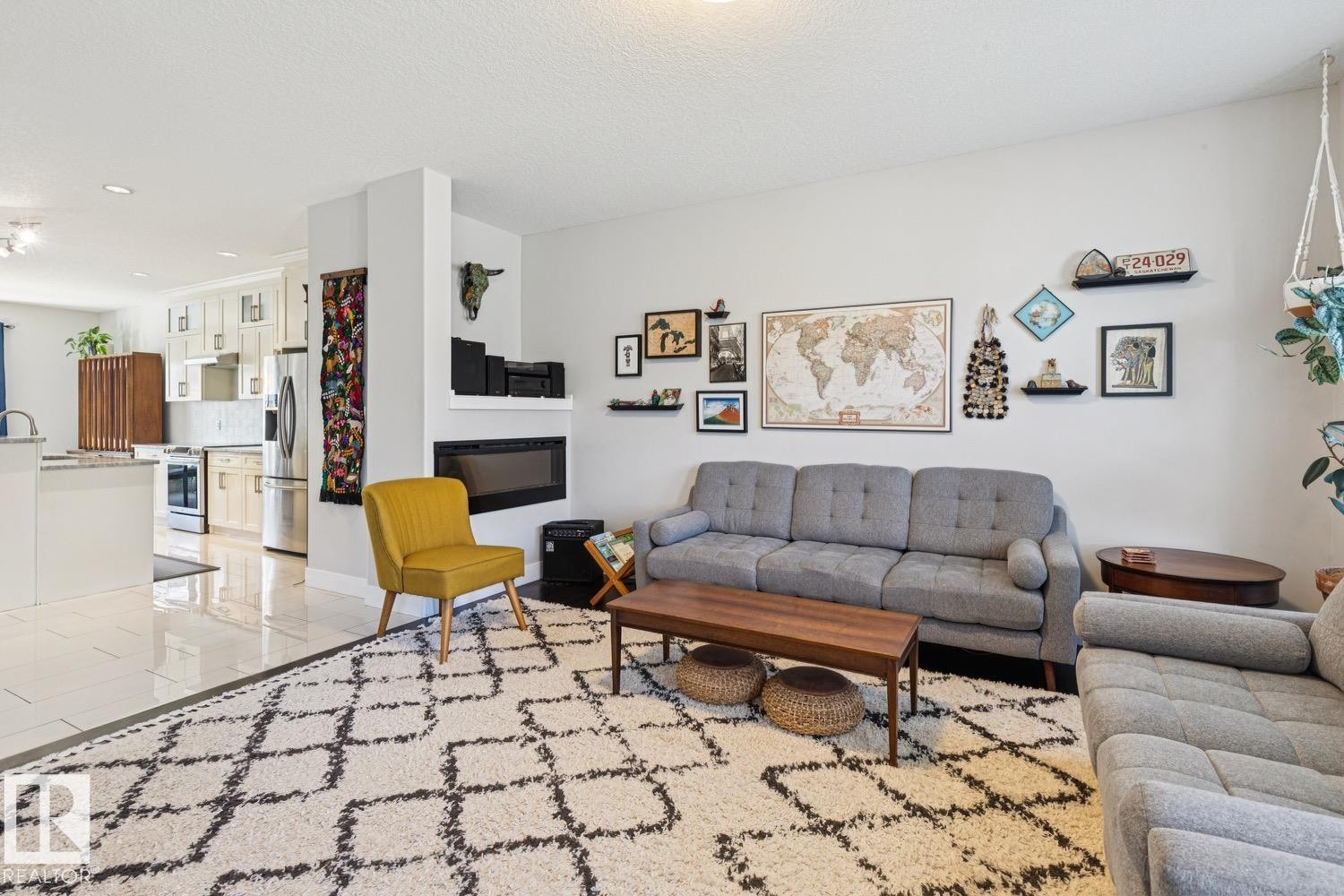9919 79 Street, Edmonton, AB - Indoor Photo Showing Living Room