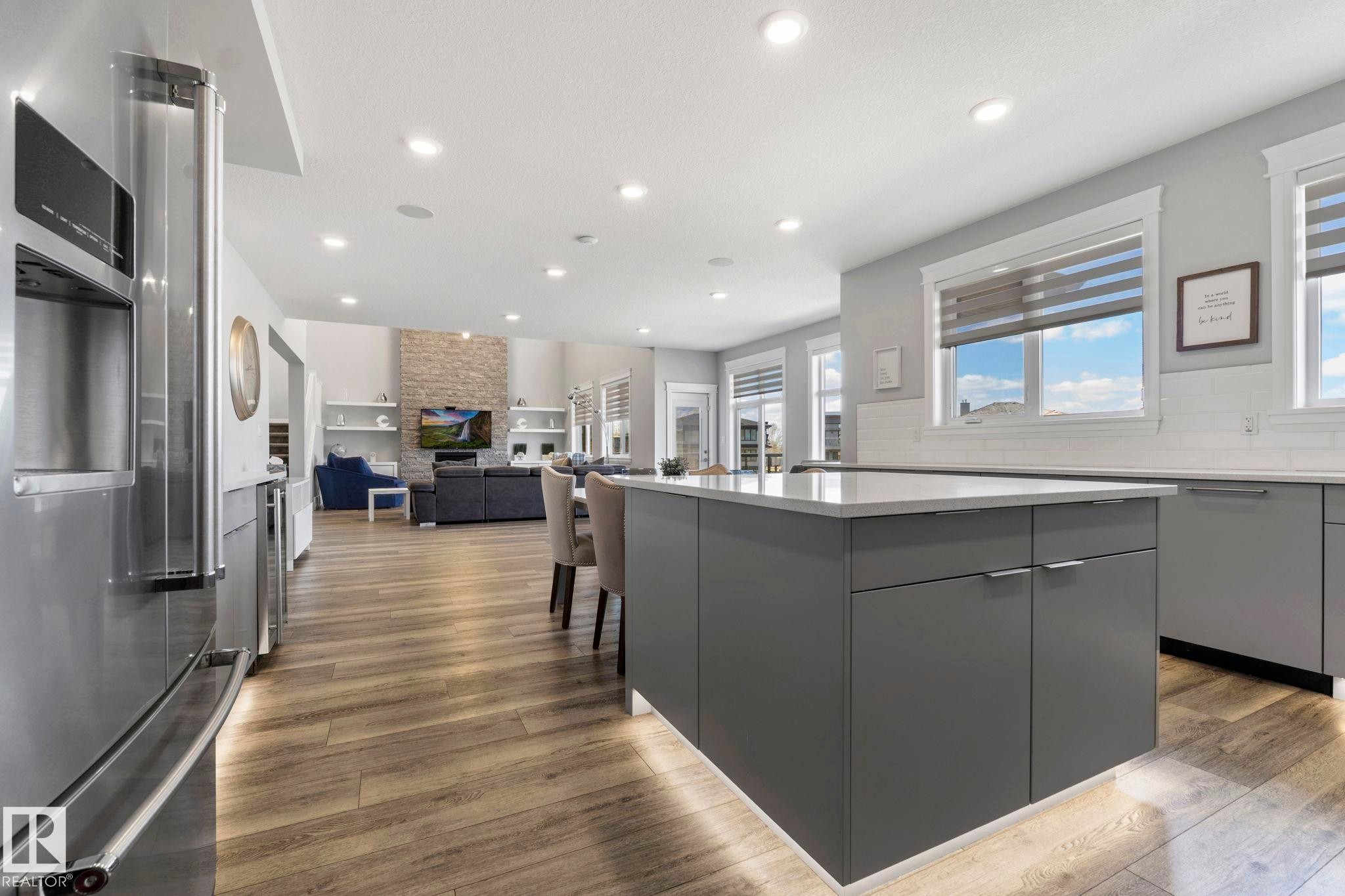 4412 Wingfield Cape, Edmonton, AB - Indoor Photo Showing Kitchen With Upgraded Kitchen