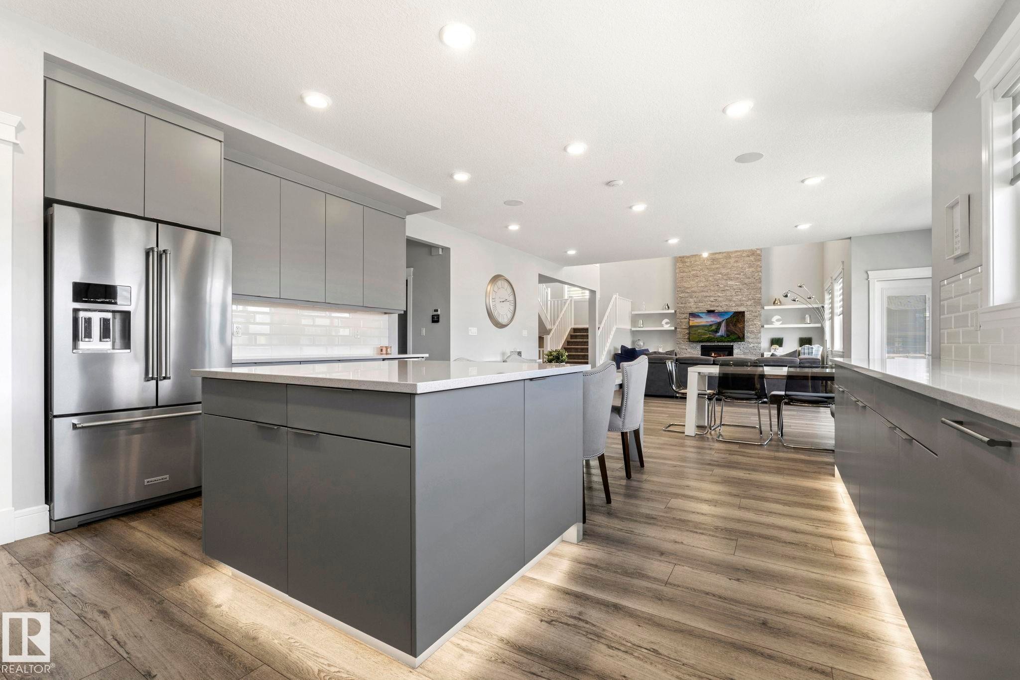 4412 Wingfield Cape, Edmonton, AB - Indoor Photo Showing Kitchen With Upgraded Kitchen