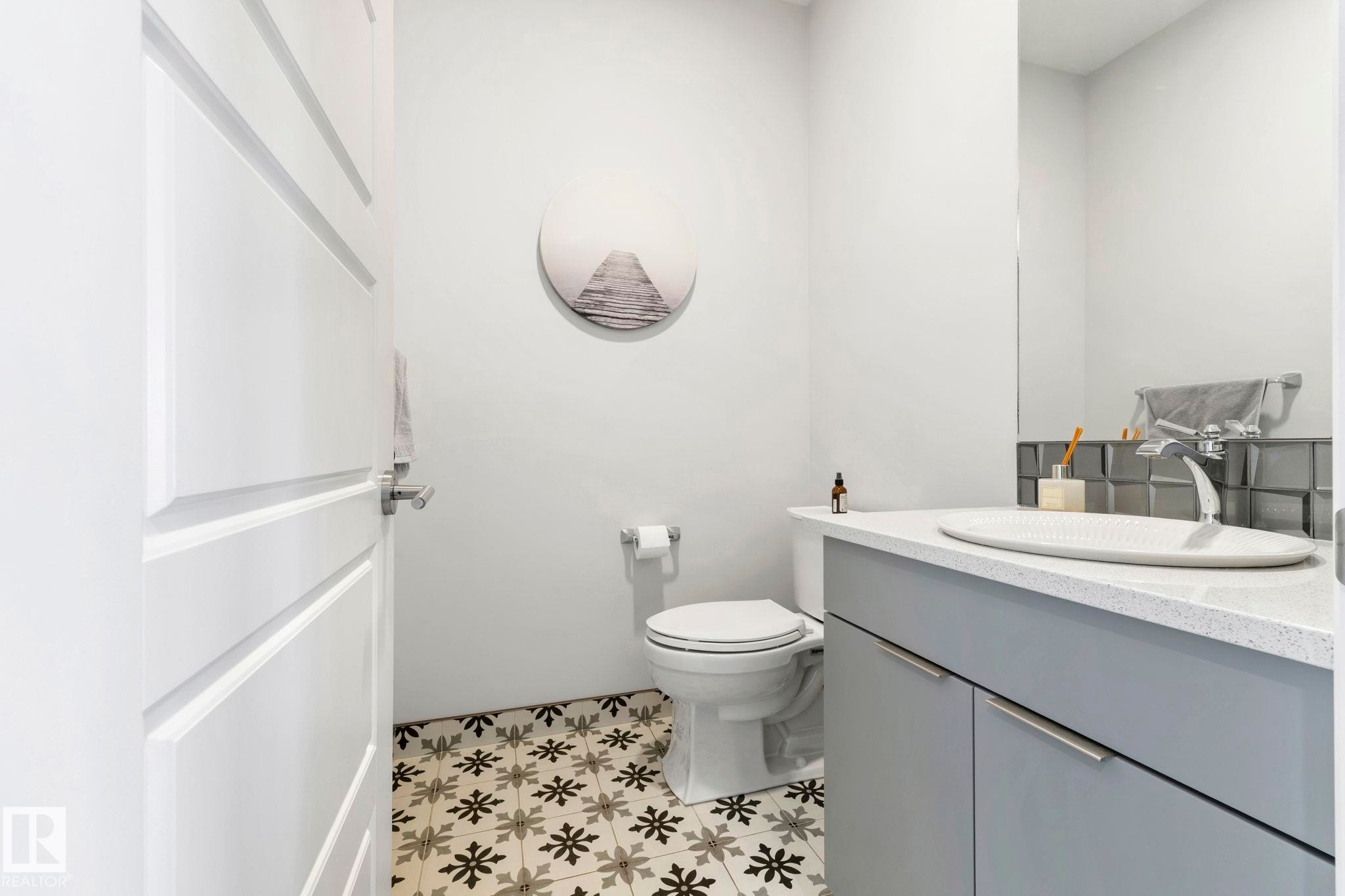 4412 Wingfield Cape, Edmonton, AB - Indoor Photo Showing Bathroom