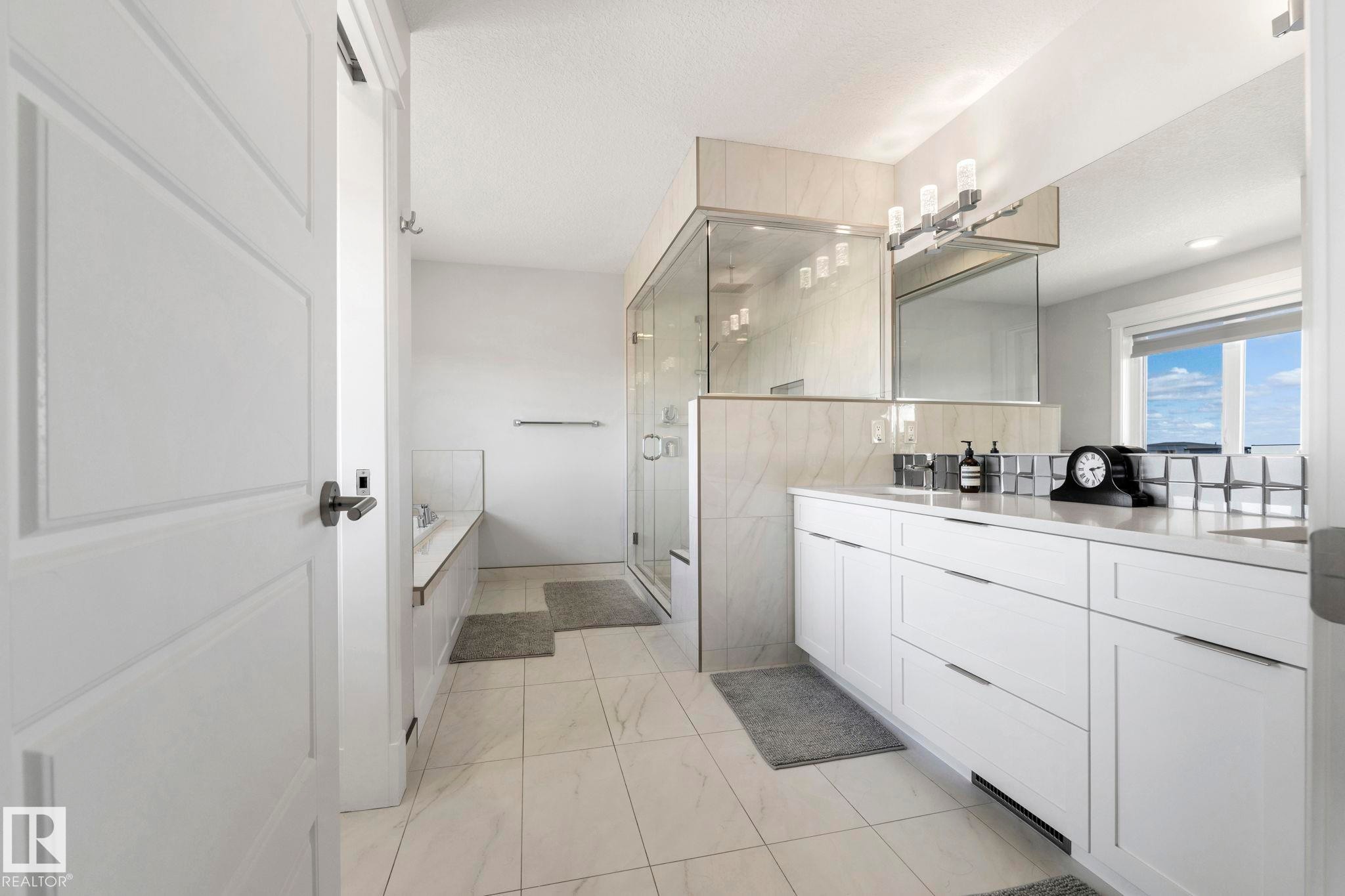 4412 Wingfield Cape, Edmonton, AB - Indoor