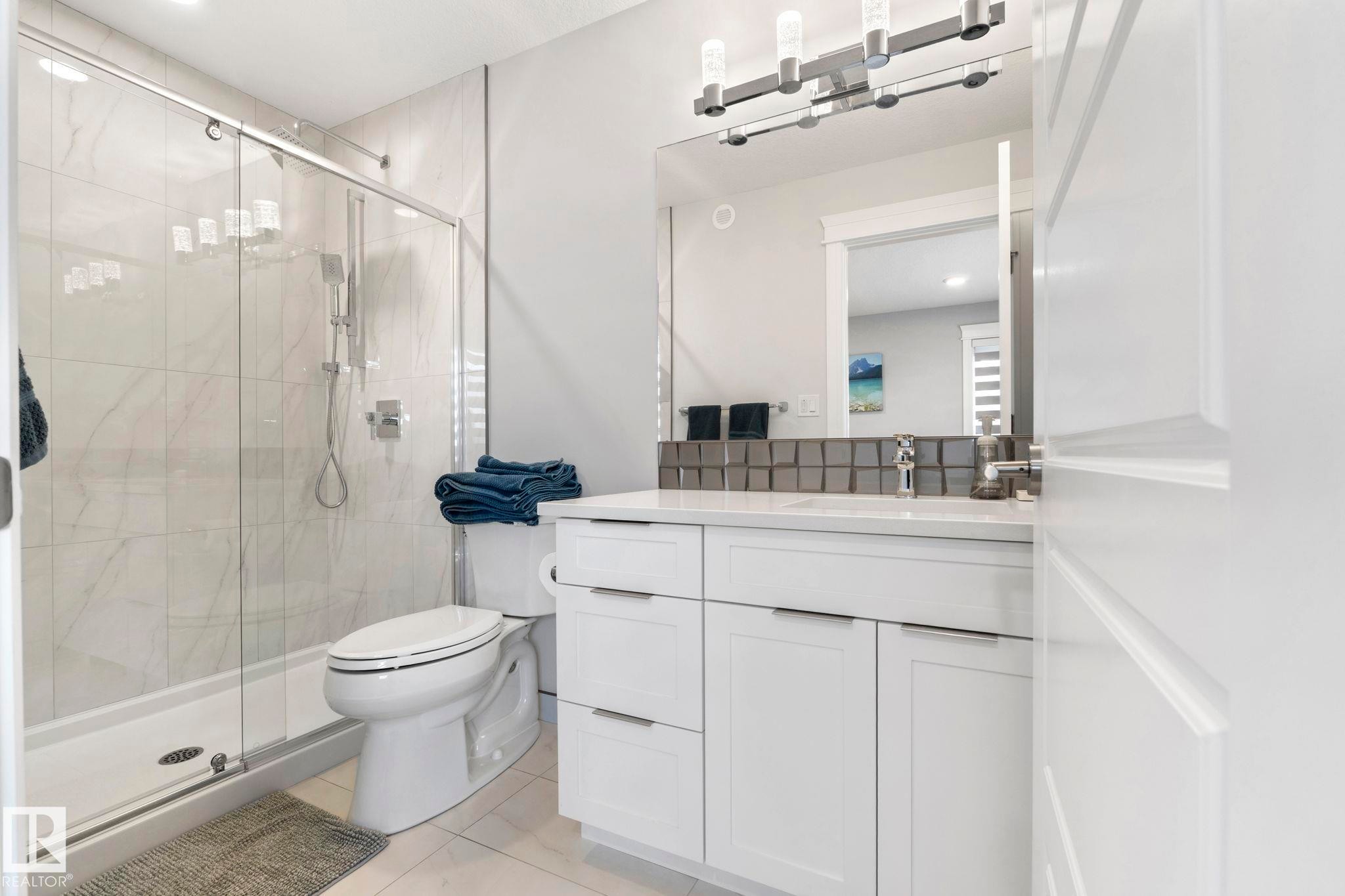 4412 Wingfield Cape, Edmonton, AB - Indoor Photo Showing Bathroom