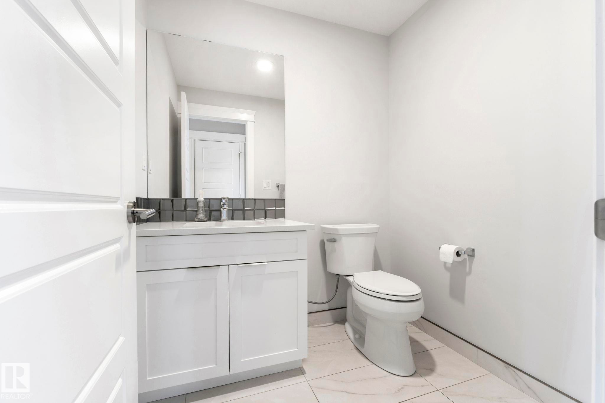 4412 Wingfield Cape, Edmonton, AB - Indoor Photo Showing Bathroom