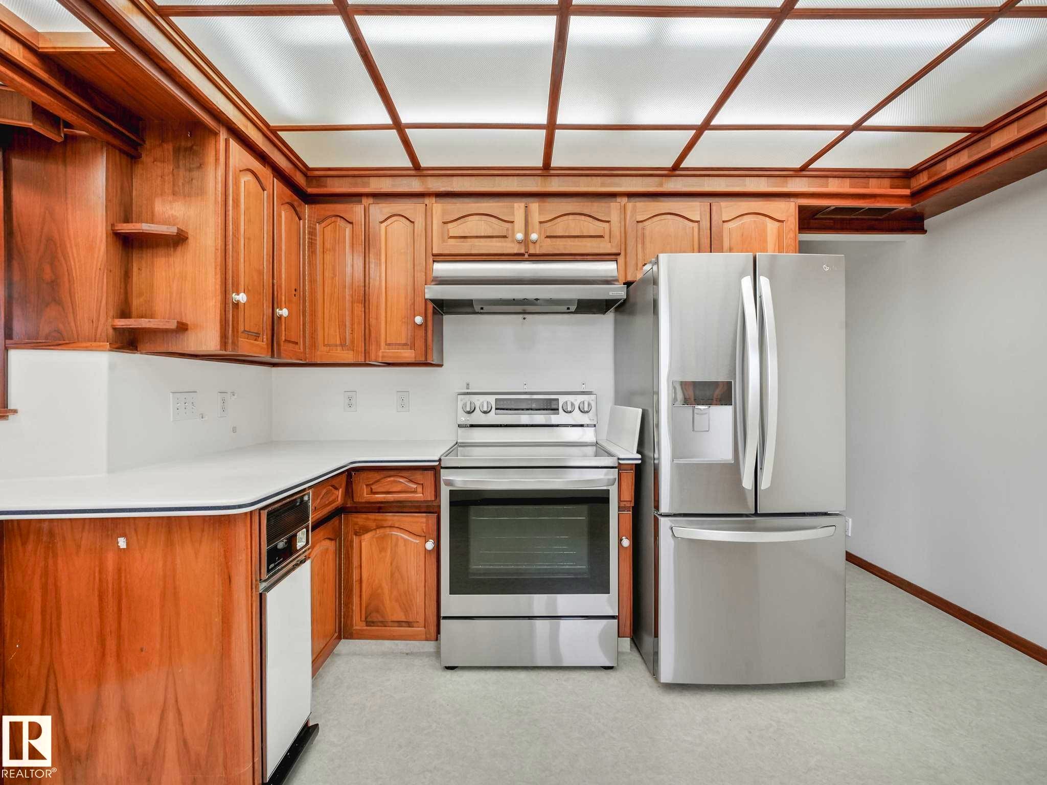 13532 113 Street, Edmonton, AB - Indoor Photo Showing Kitchen