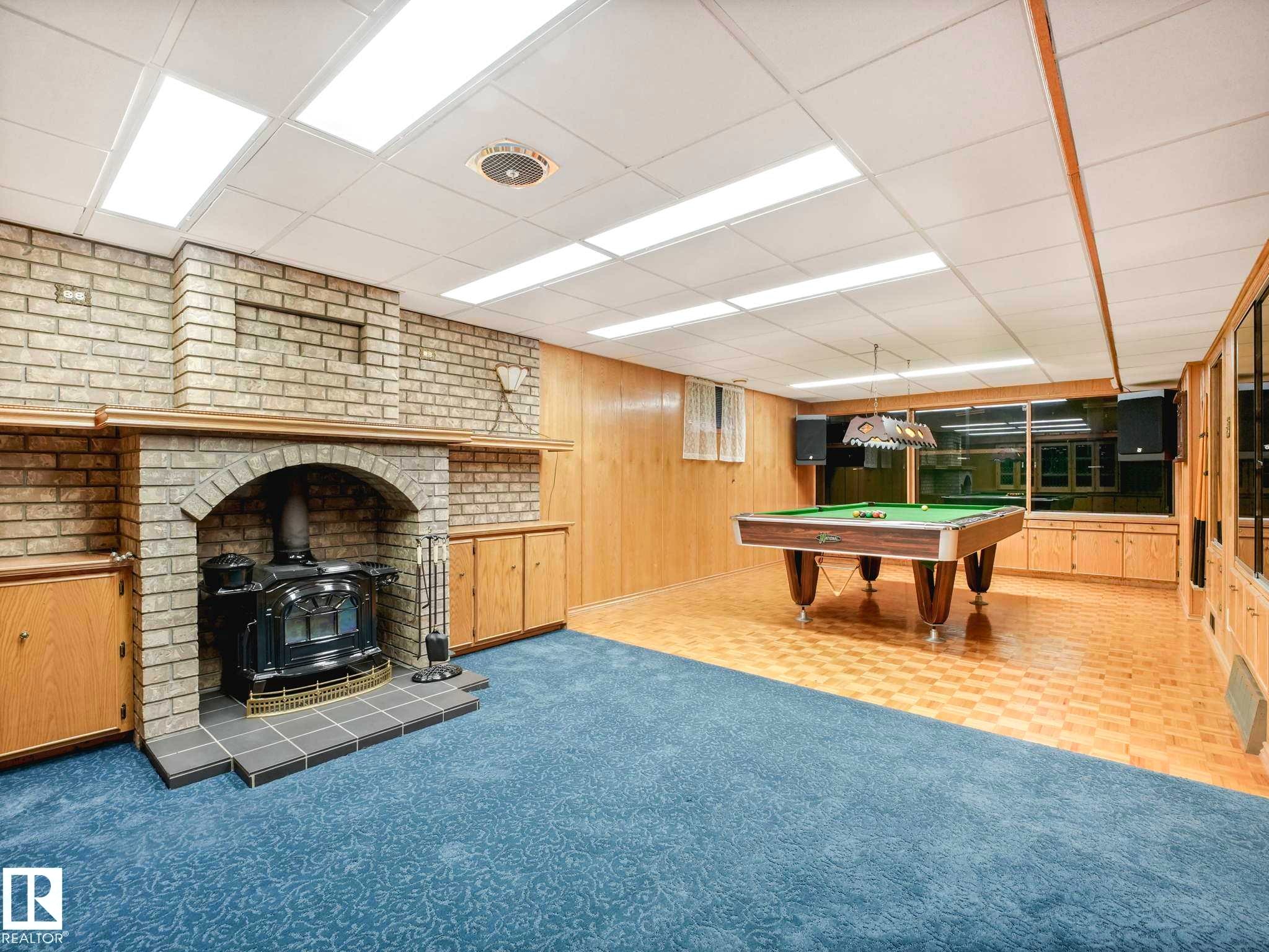 13532 113 Street, Edmonton, AB - Indoor With Fireplace
