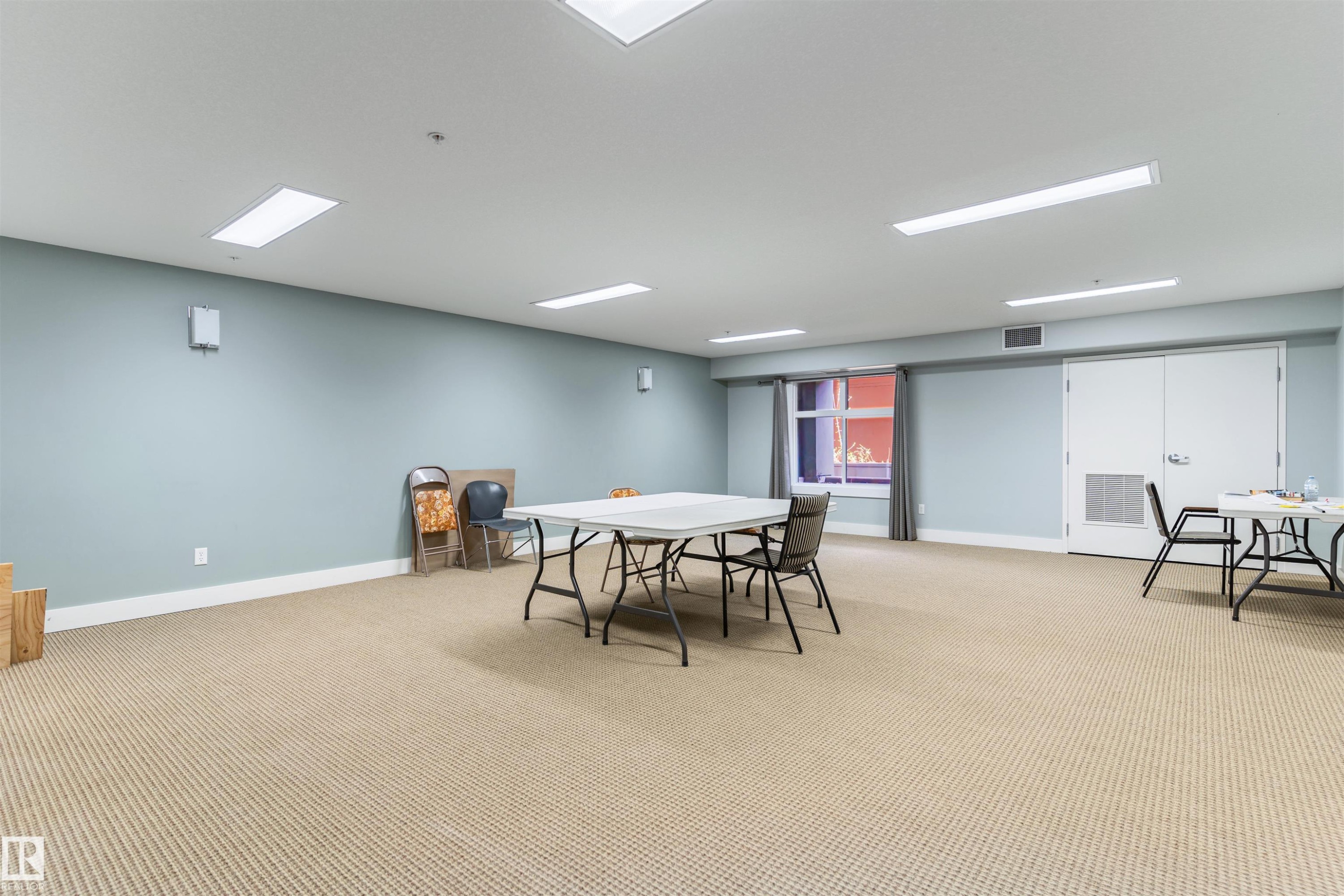 419 7909 71 Street, Edmonton, AB - Indoor