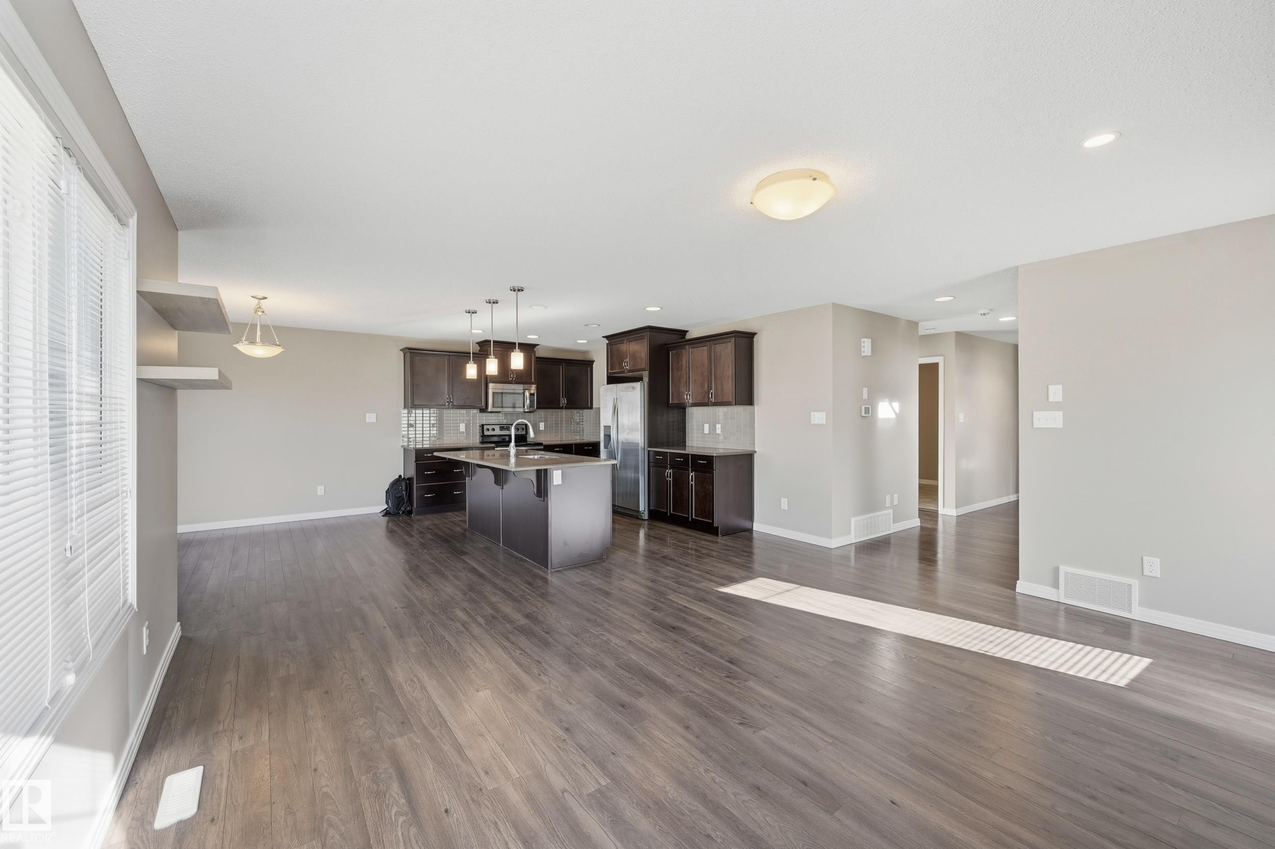 3552 Claxton Crescent, Edmonton, AB - Indoor