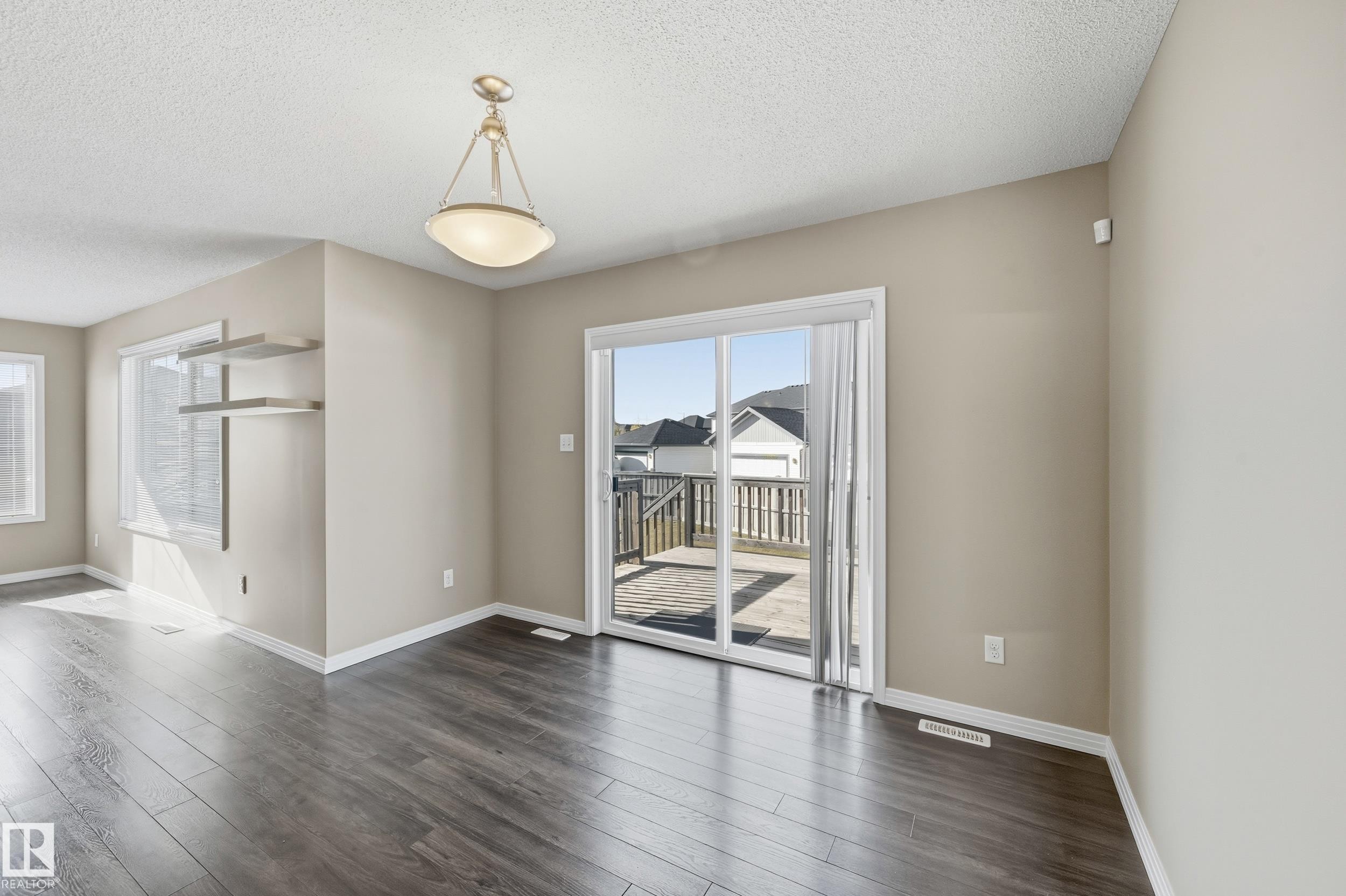 3552 Claxton Crescent, Edmonton, AB - Indoor