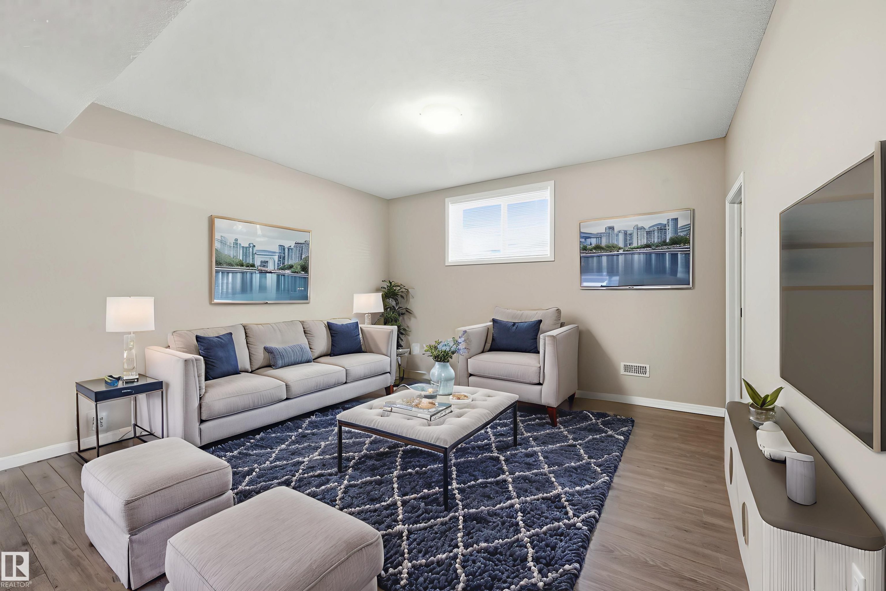 3552 Claxton Crescent, Edmonton, AB - Indoor Photo Showing Living Room