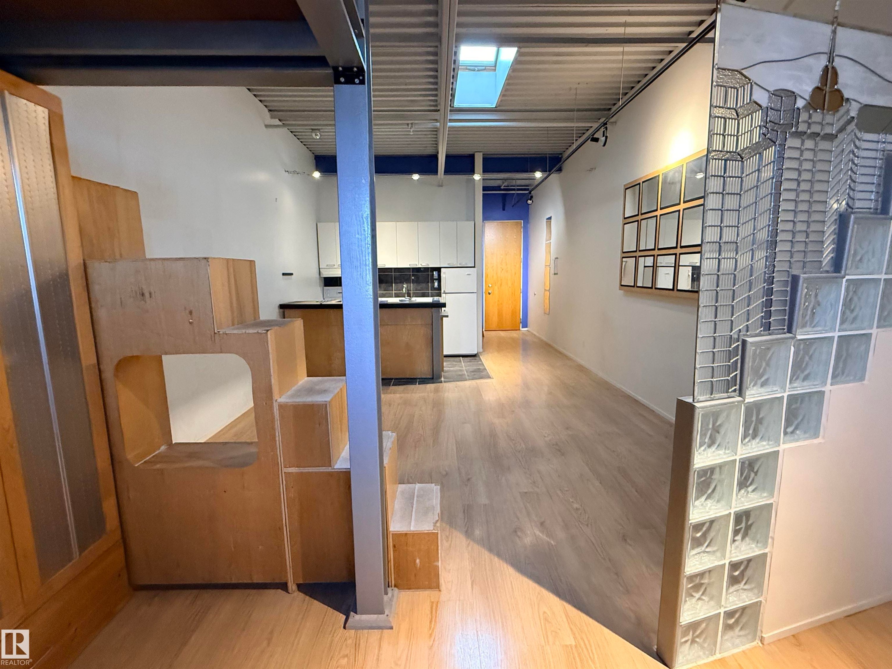 #310 10355 105 St Nw, Edmonton, AB - Indoor