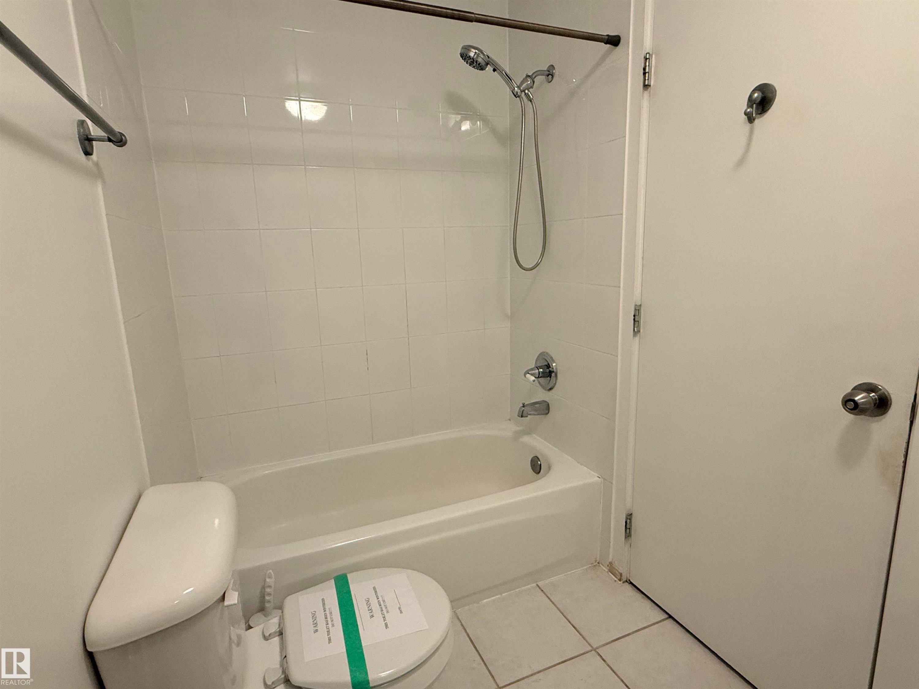 #310 10355 105 St Nw, Edmonton, AB - Indoor Photo Showing Bathroom