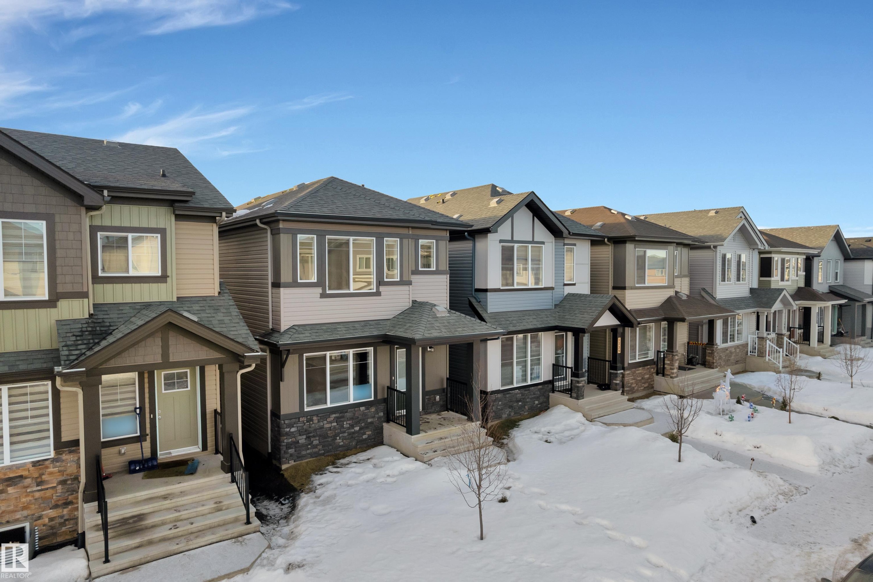 1235 16 Avenue, Edmonton, AB - Outdoor With Facade