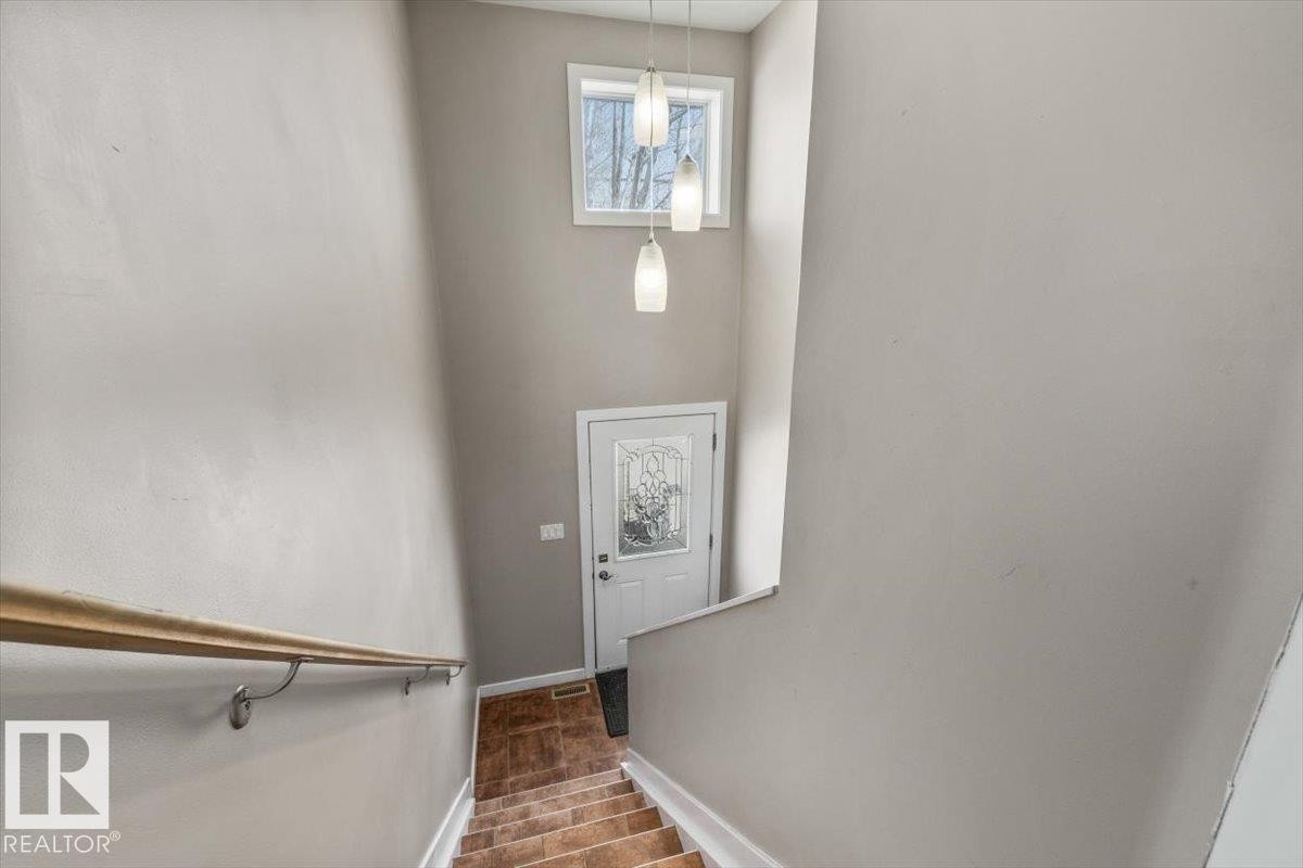 15805 104 Avenue, Edmonton, AB - Indoor Photo Showing Other Room