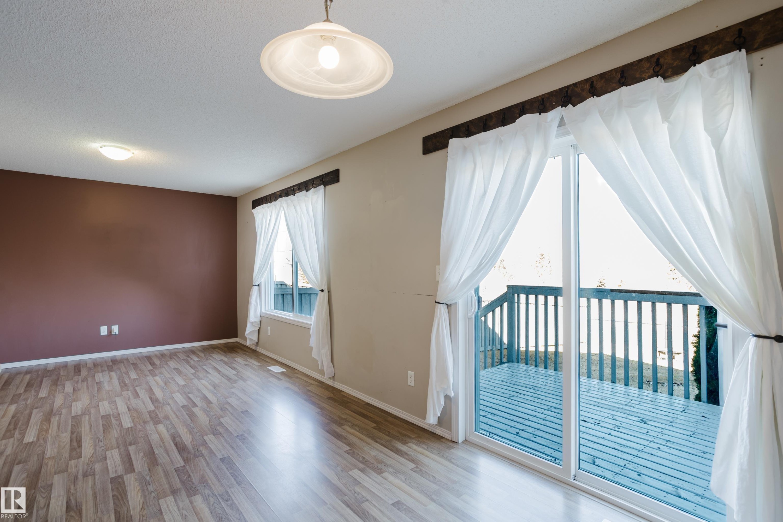 1666 Melrose Place, Edmonton, AB - Indoor Photo Showing Other Room