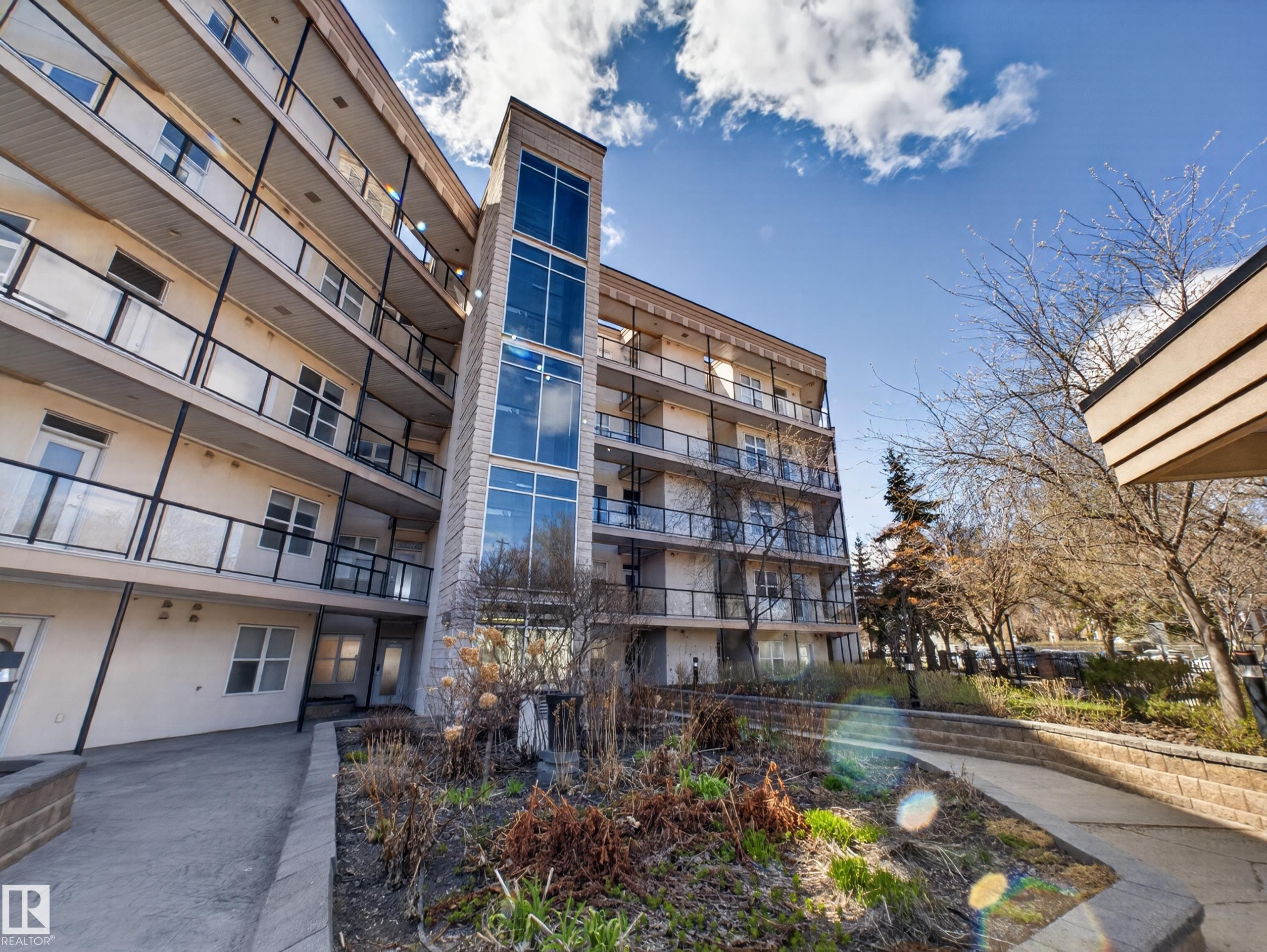516 9507 101 Avenue, Edmonton, AB - Outdoor