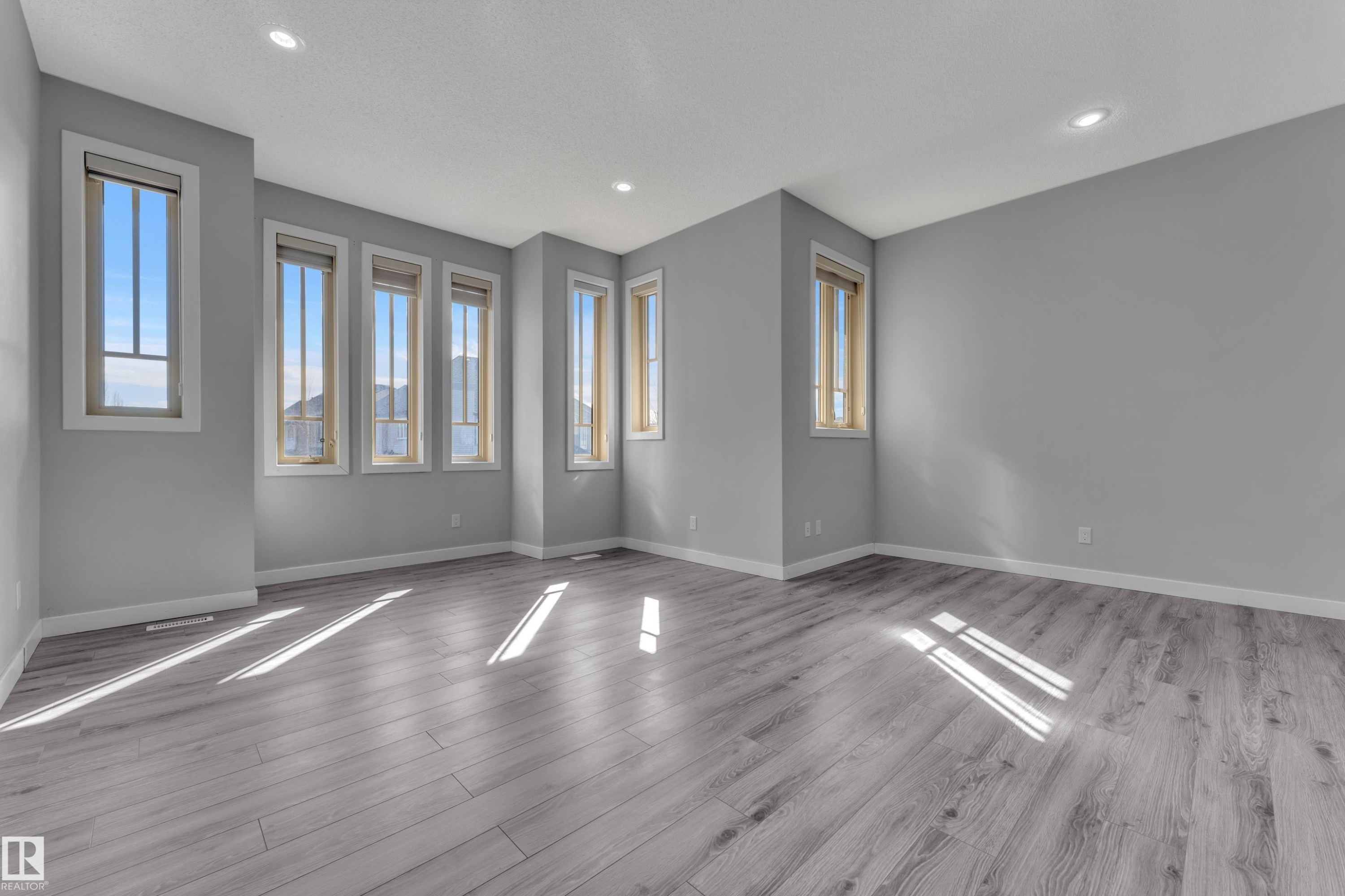 642 Adams Way, Edmonton, AB - Indoor Photo Showing Other Room