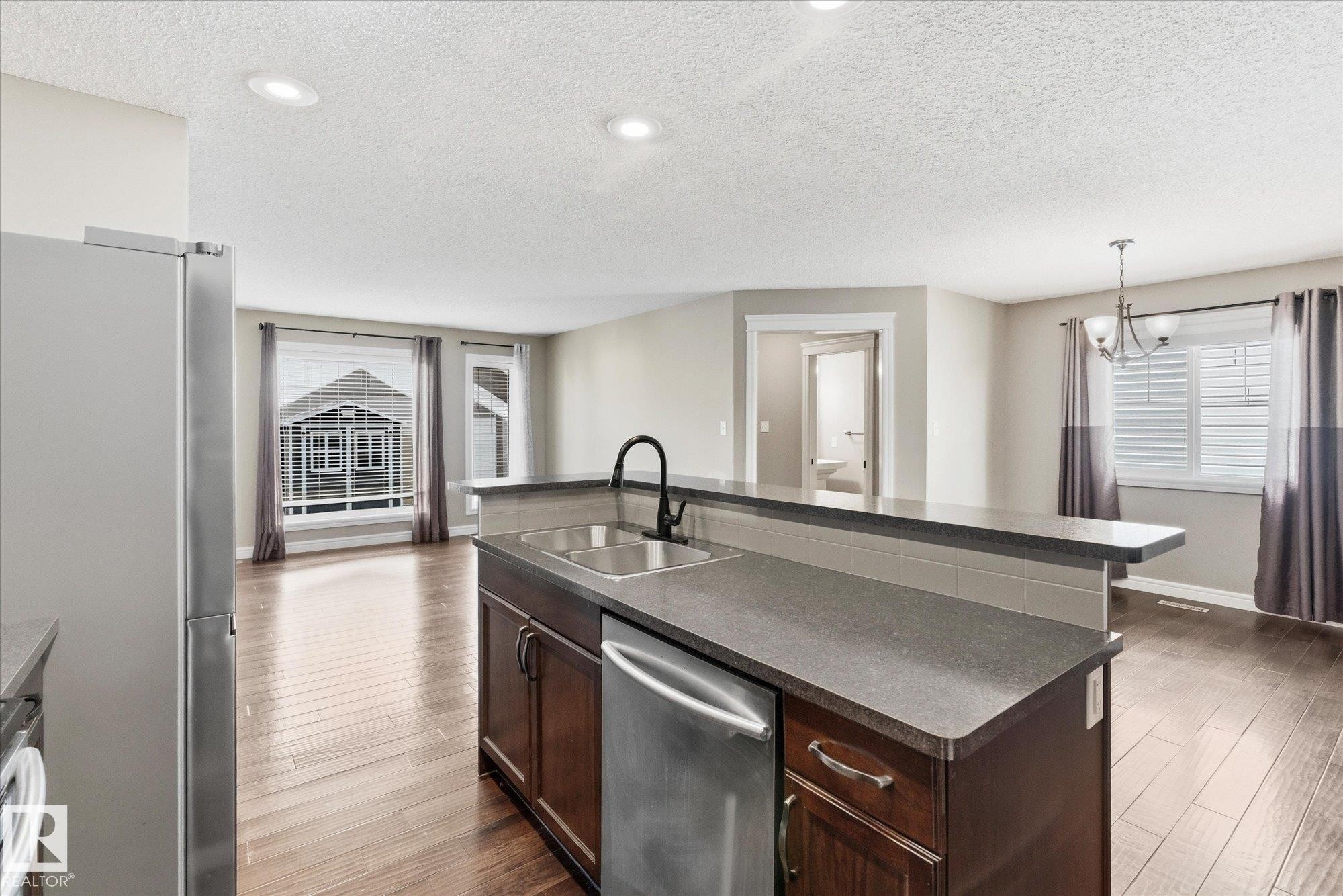 552 178A Street, Edmonton, AB - Indoor Photo Showing Kitchen With Double Sink