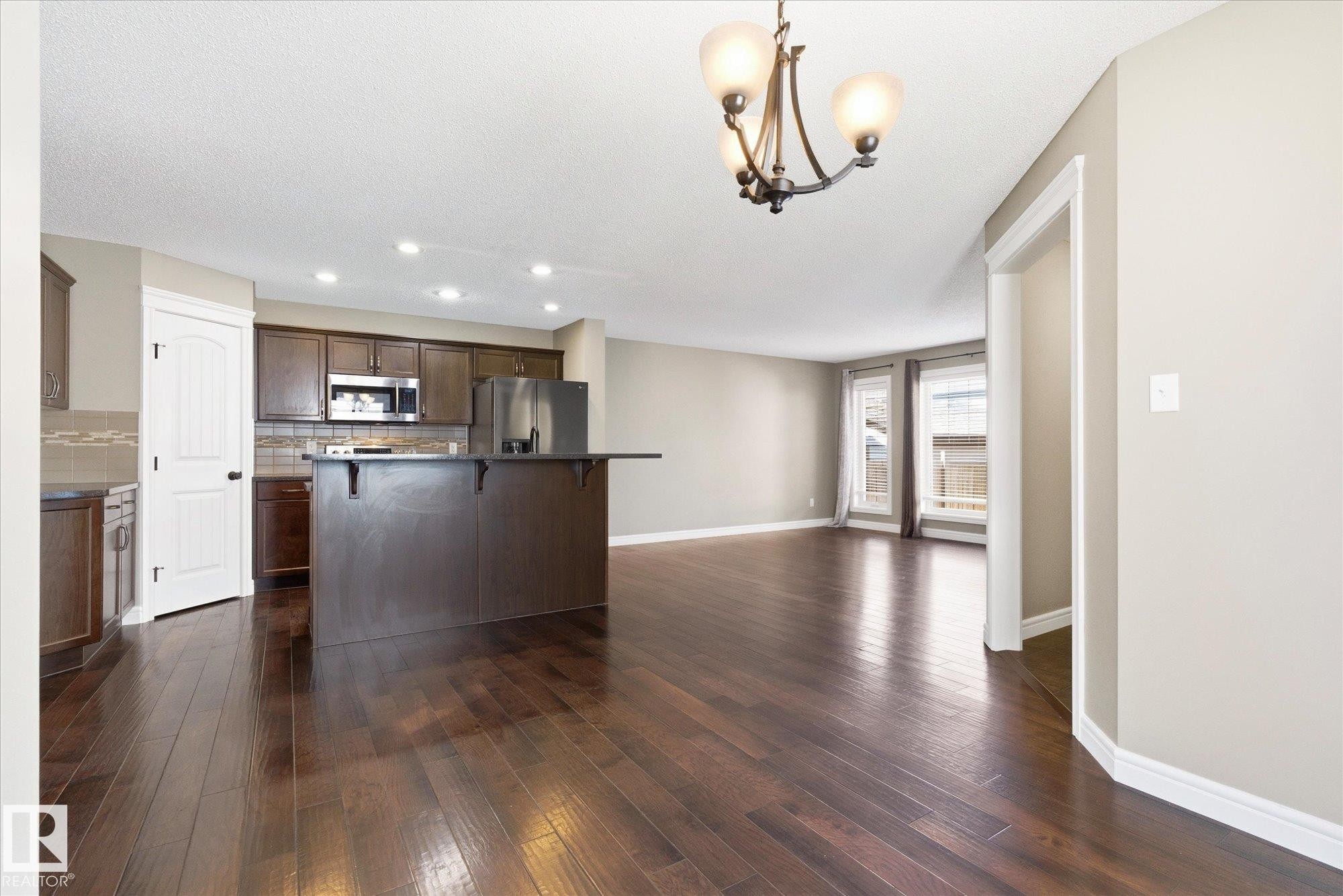 552 178A Street, Edmonton, AB - Indoor Photo Showing Kitchen