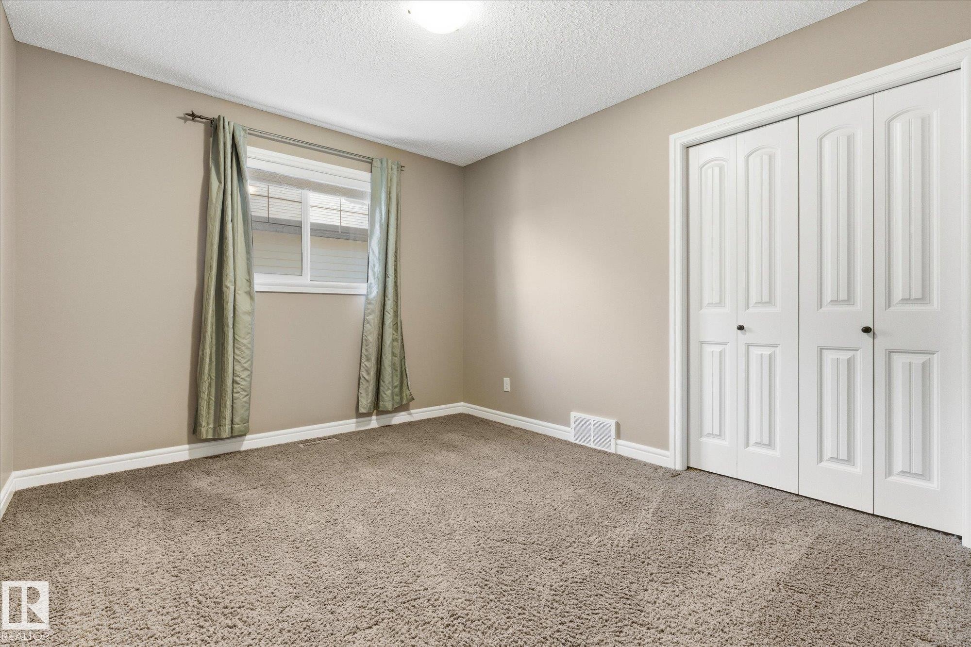 552 178A Street, Edmonton, AB - Indoor Photo Showing Other Room
