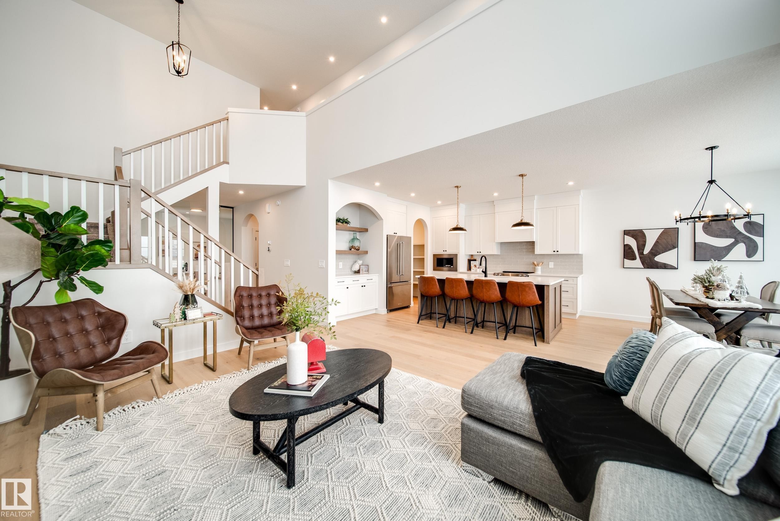 73 Chartres Close, St. Albert, AB - Indoor Photo Showing Living Room