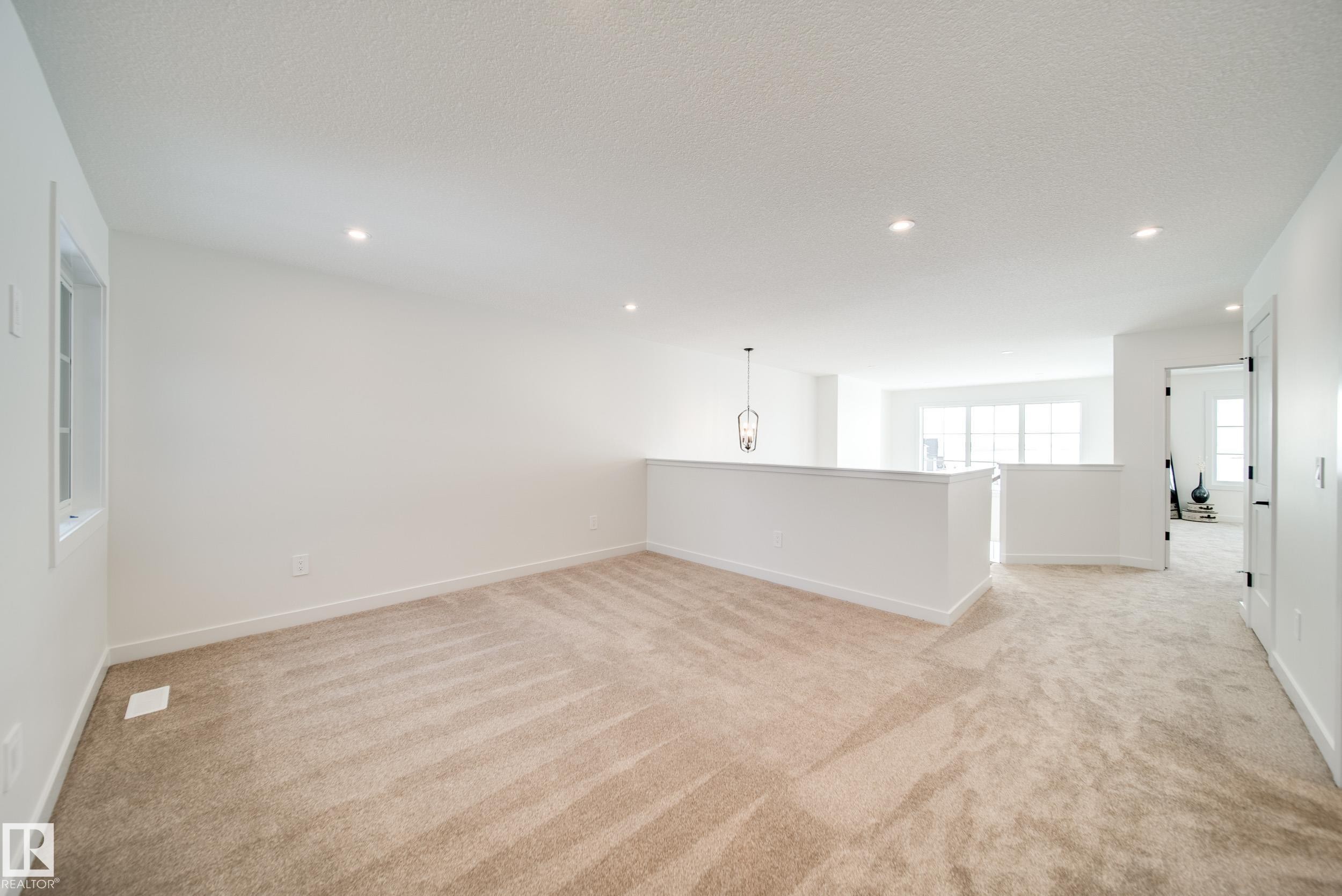 73 Chartres Close, St. Albert, AB - Indoor Photo Showing Other Room