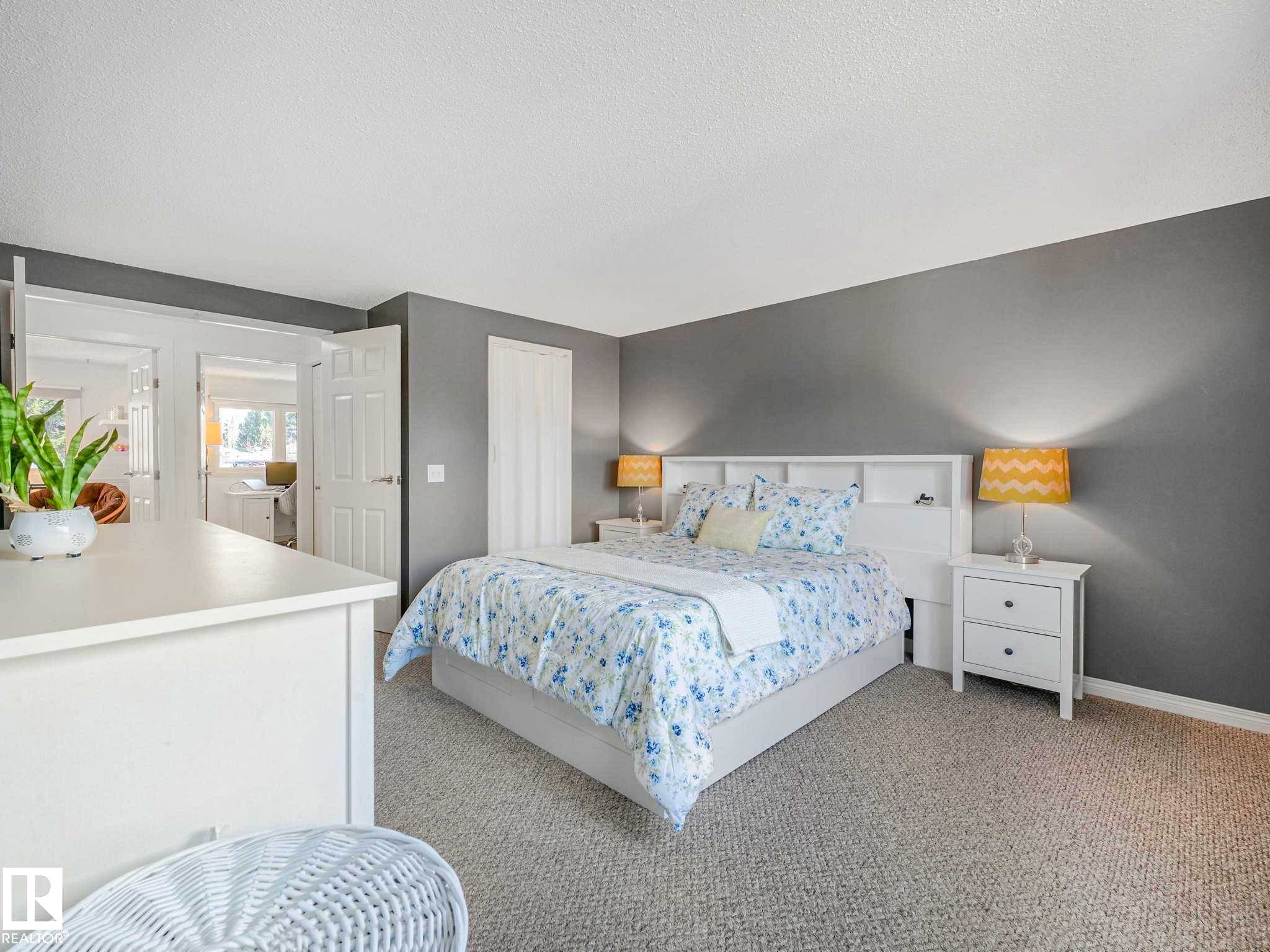 6011 37 Avenue, Edmonton, AB - Indoor Photo Showing Bedroom