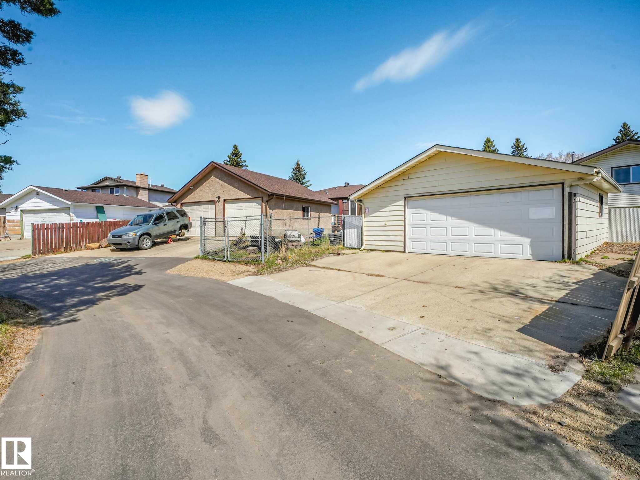 6011 37 Avenue, Edmonton, AB - Outdoor