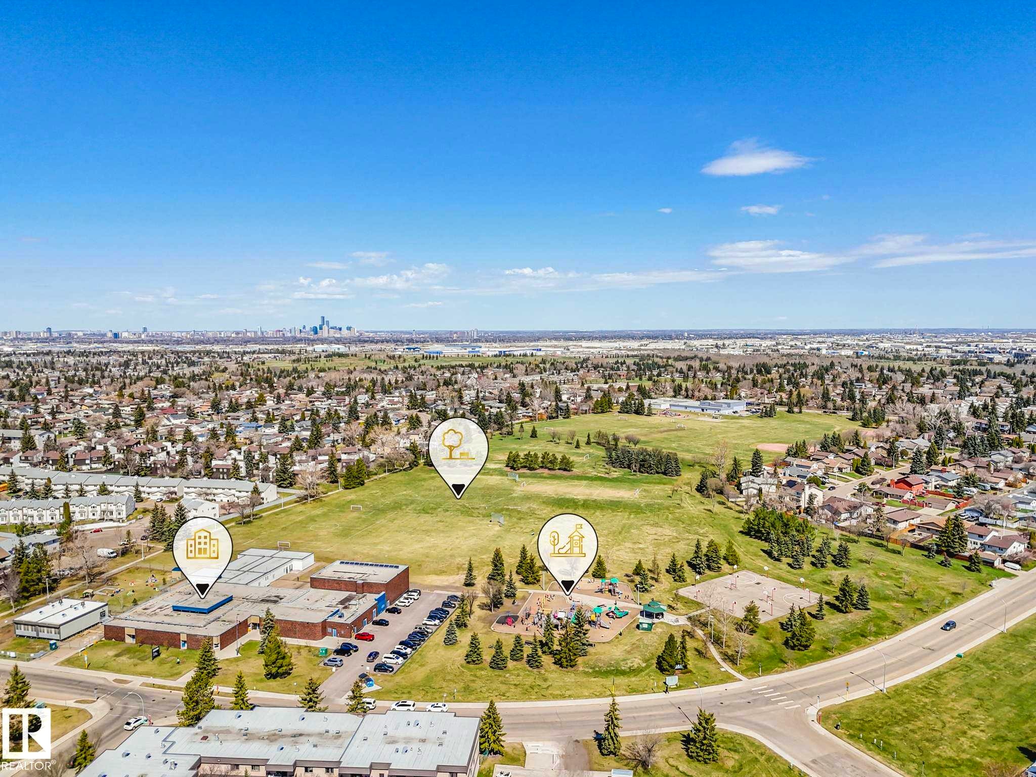 6011 37 Avenue, Edmonton, AB - Outdoor With View