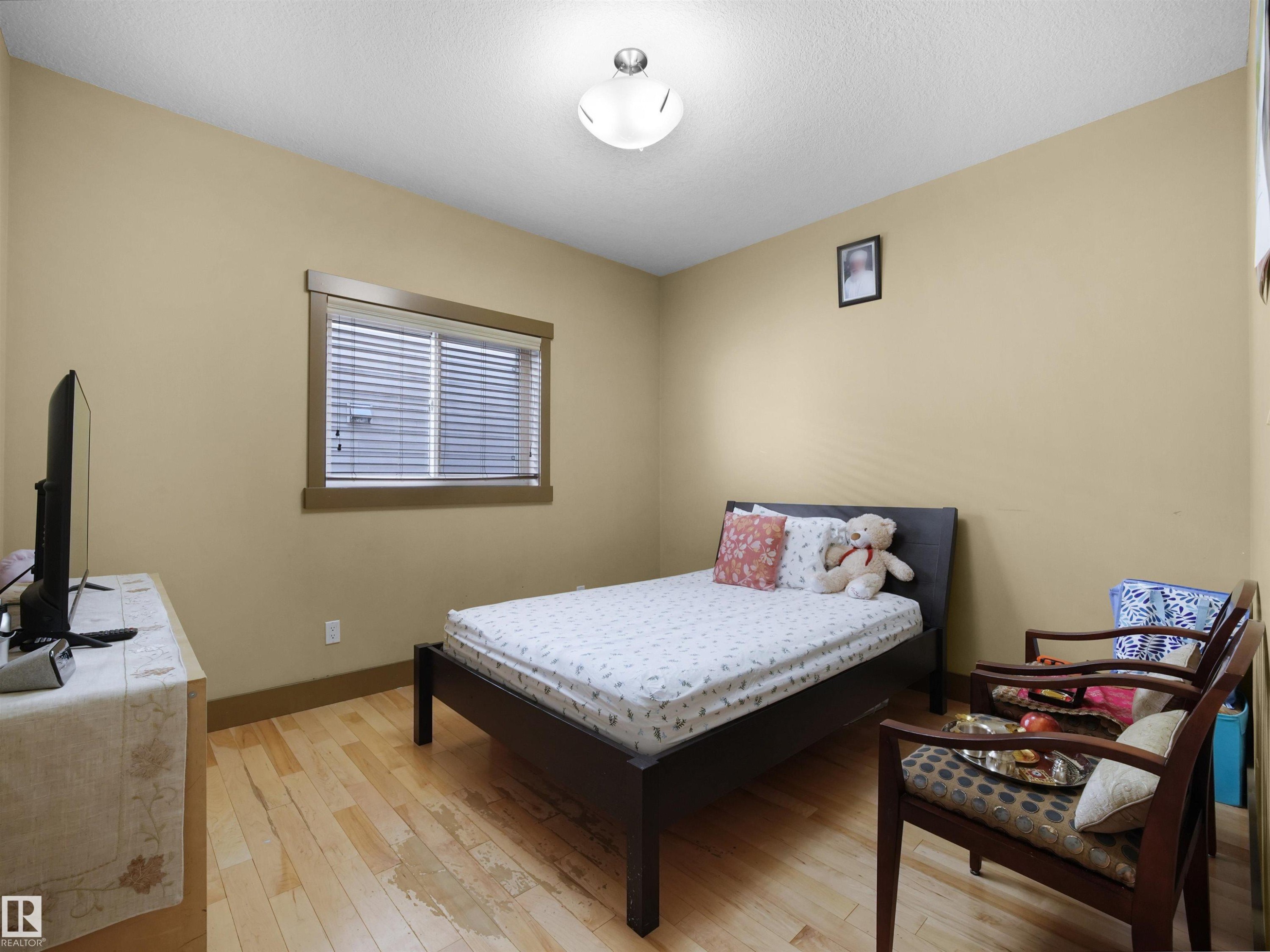 1015 61 Street, Edmonton, AB - Indoor Photo Showing Bedroom