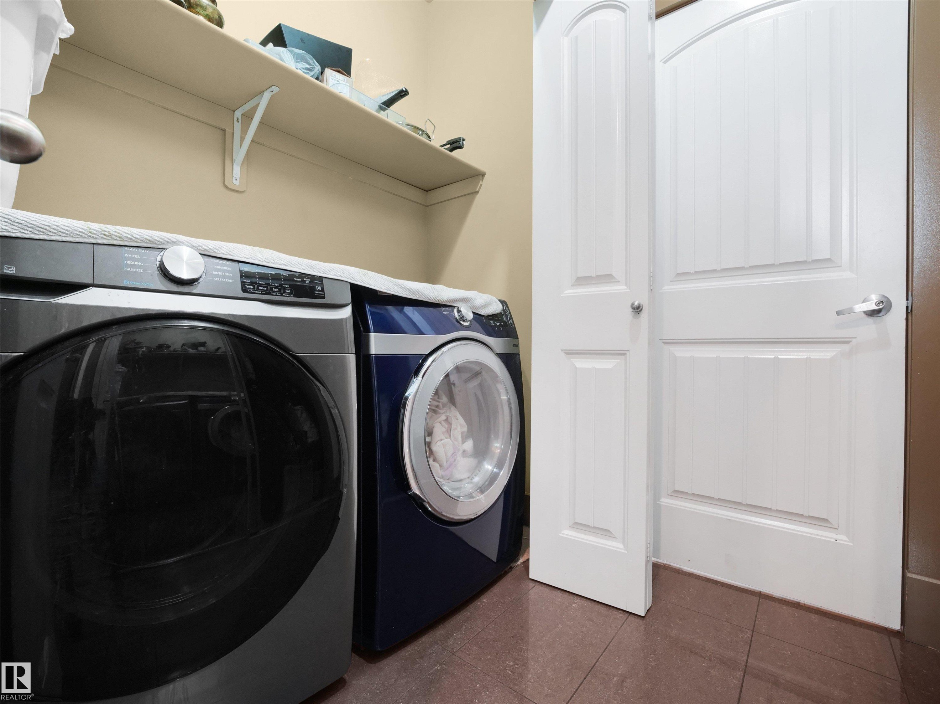 1015 61 Street, Edmonton, AB - Indoor Photo Showing Laundry Room