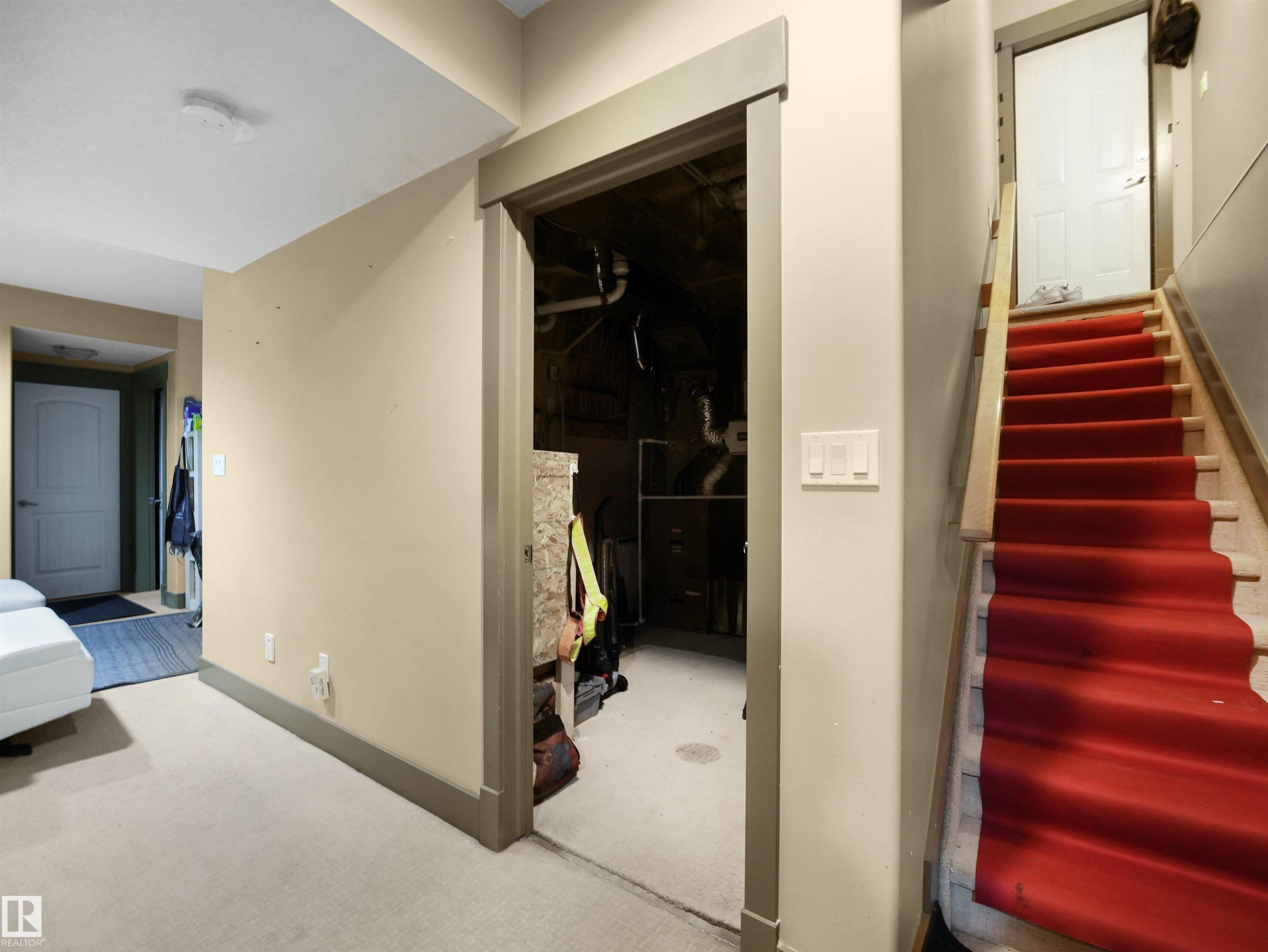 1015 61 Street, Edmonton, AB - Indoor Photo Showing Other Room